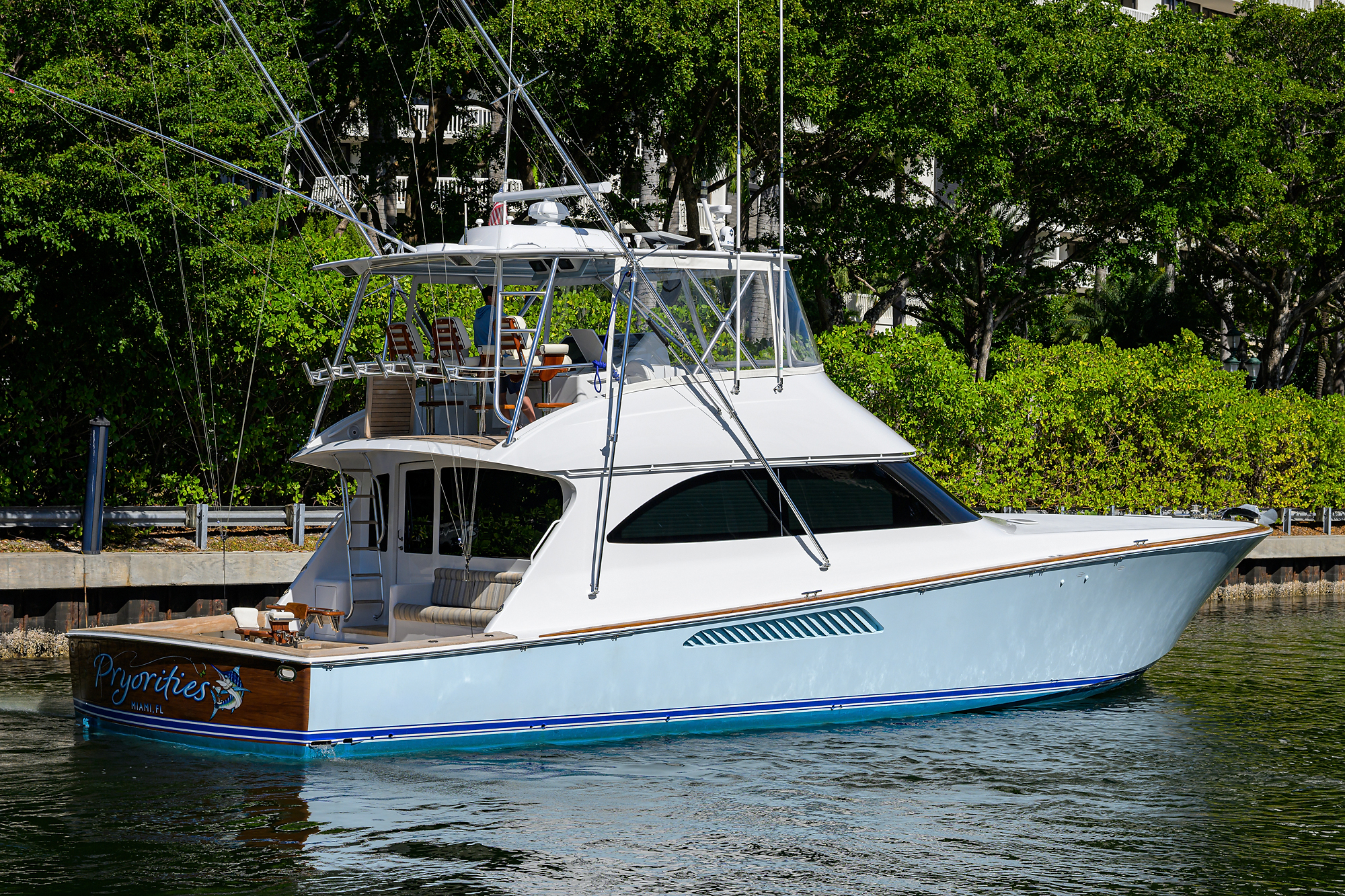 Pryorities yacht photo 14