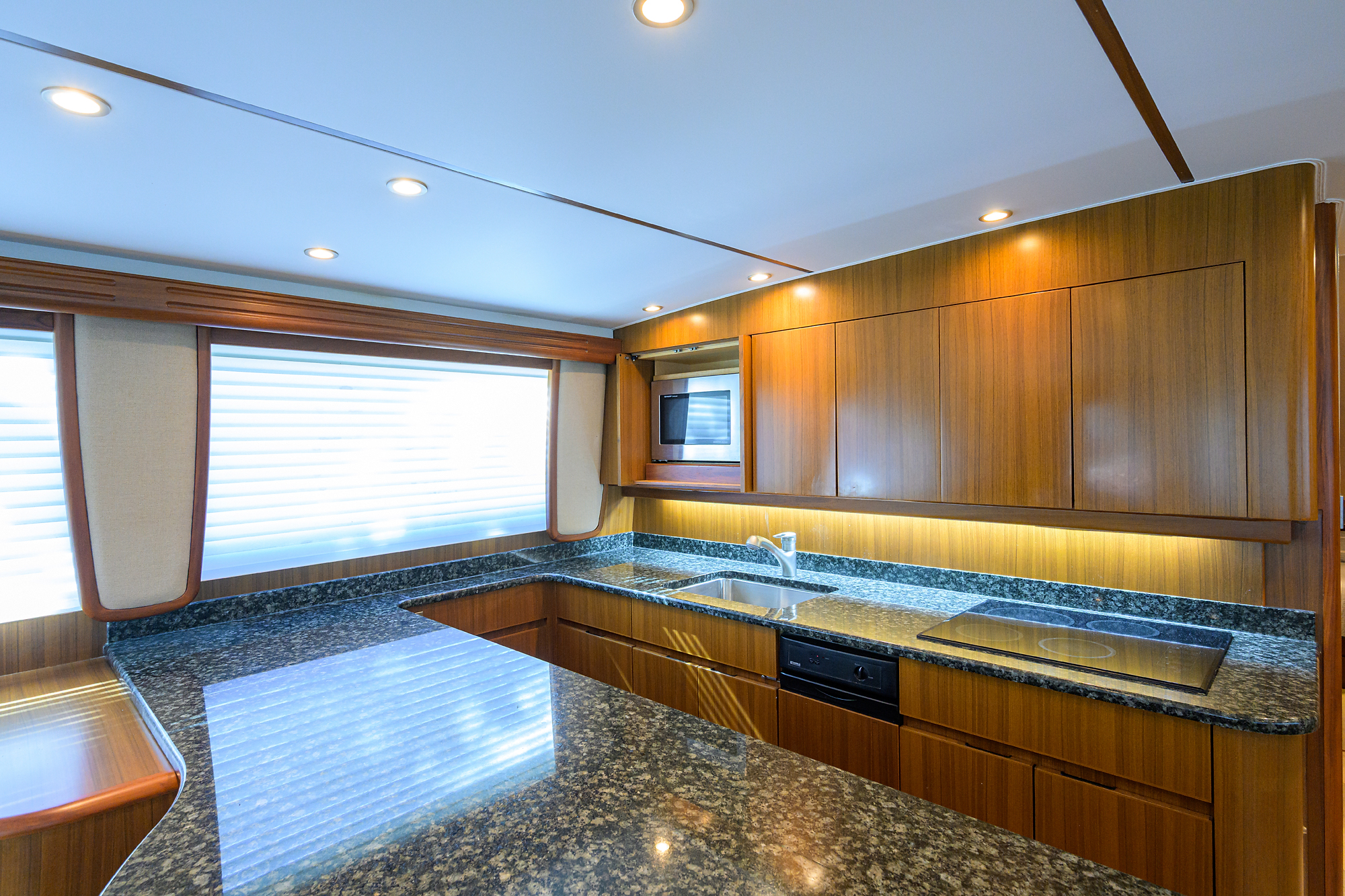 Pryorities yacht photo 60