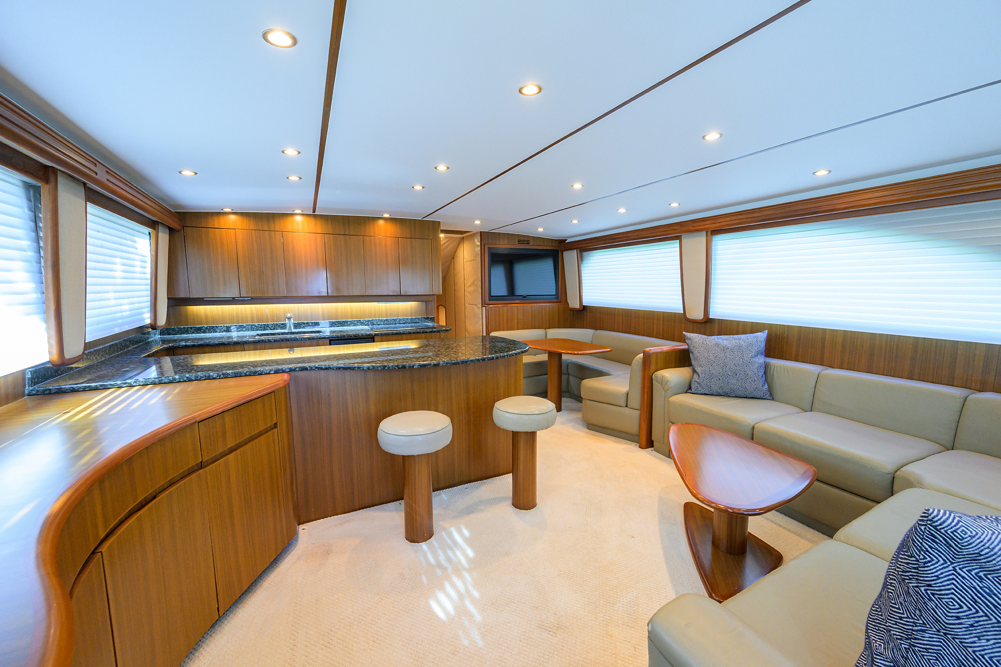 Pryorities yacht photo 52