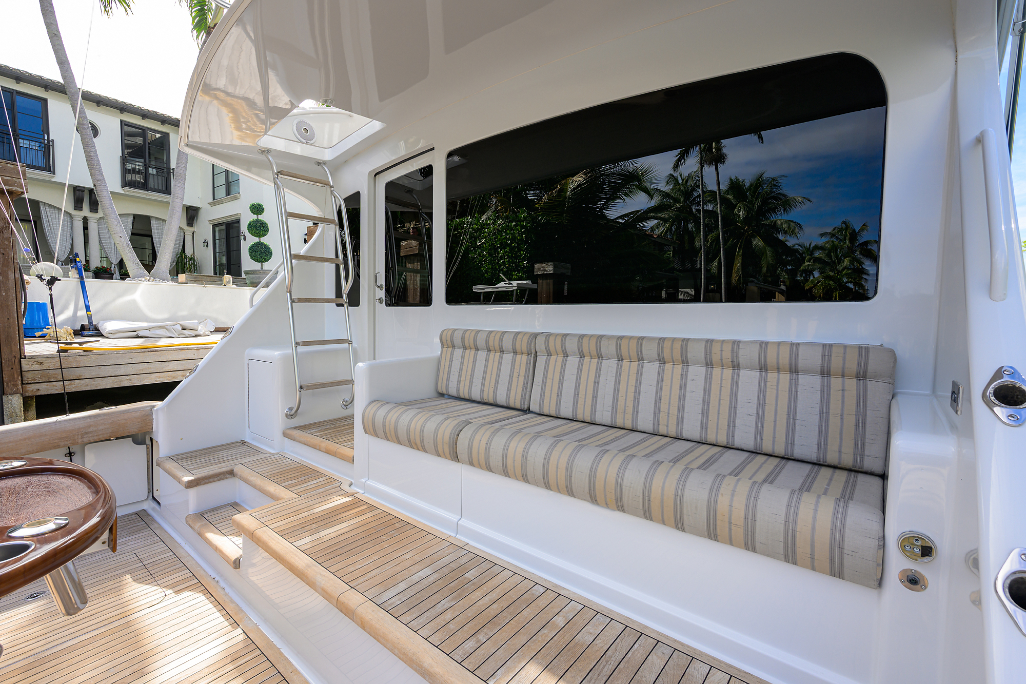 Pryorities yacht photo 36
