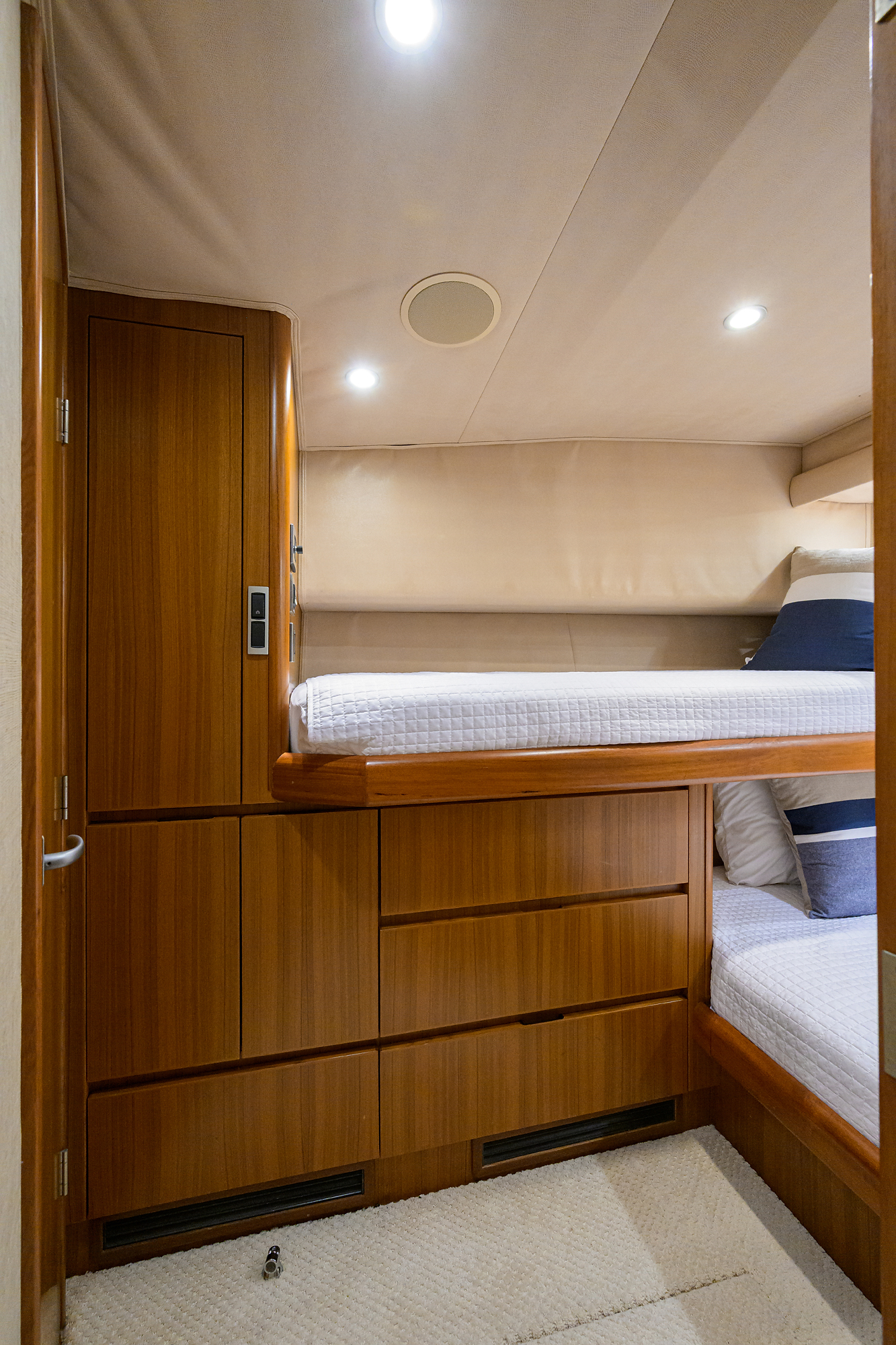 Pryorities yacht photo 77