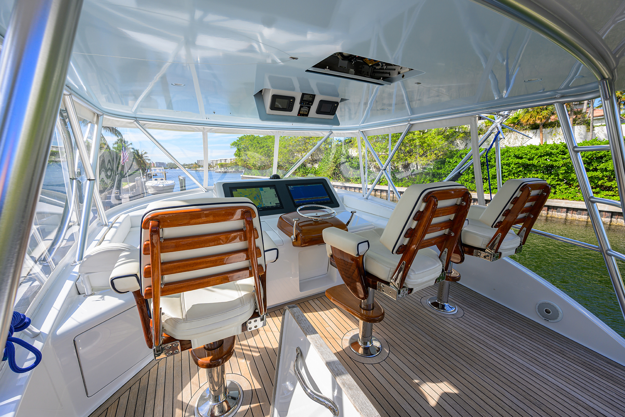 Pryorities yacht photo 15