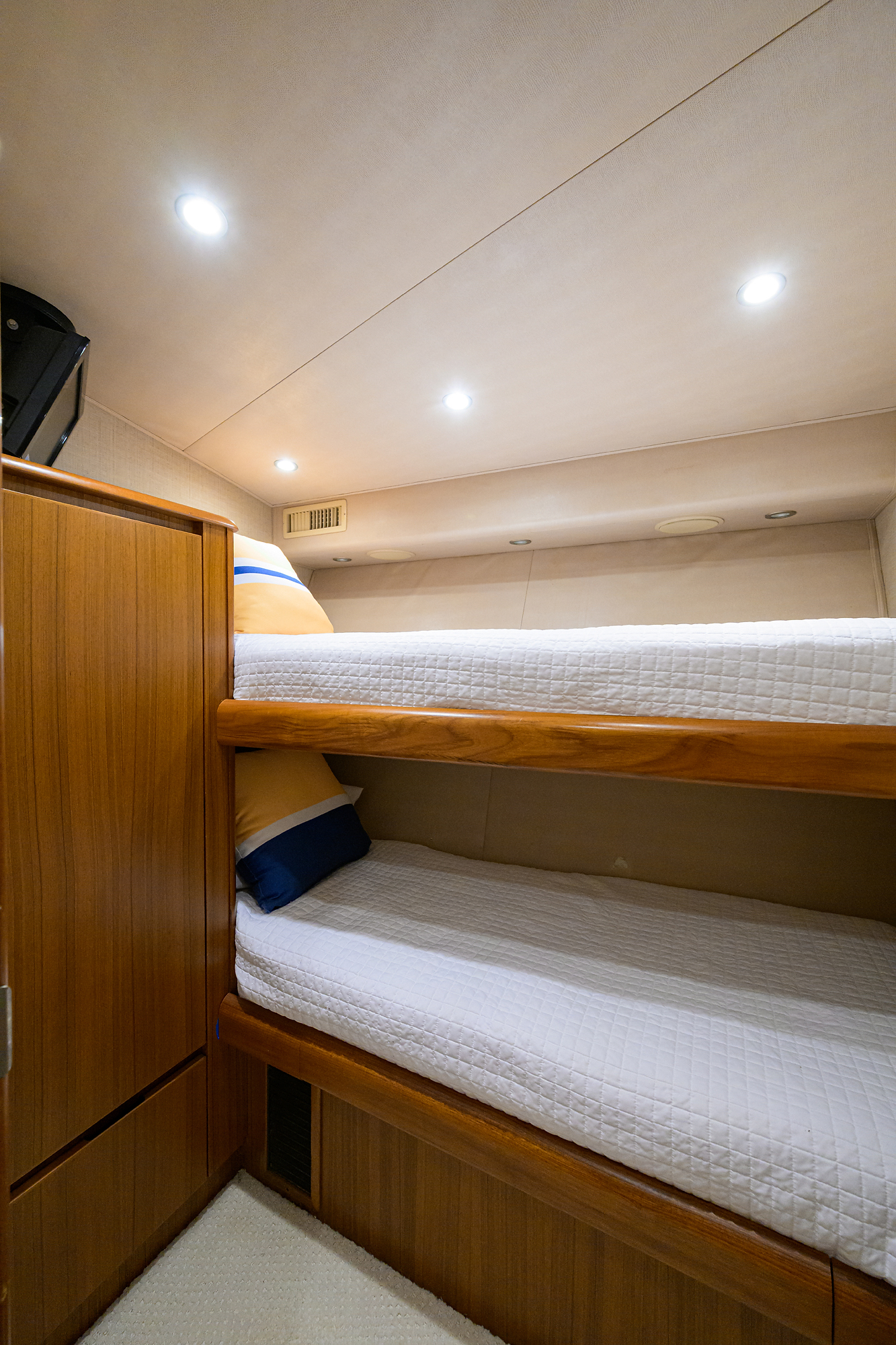 Pryorities yacht photo 74