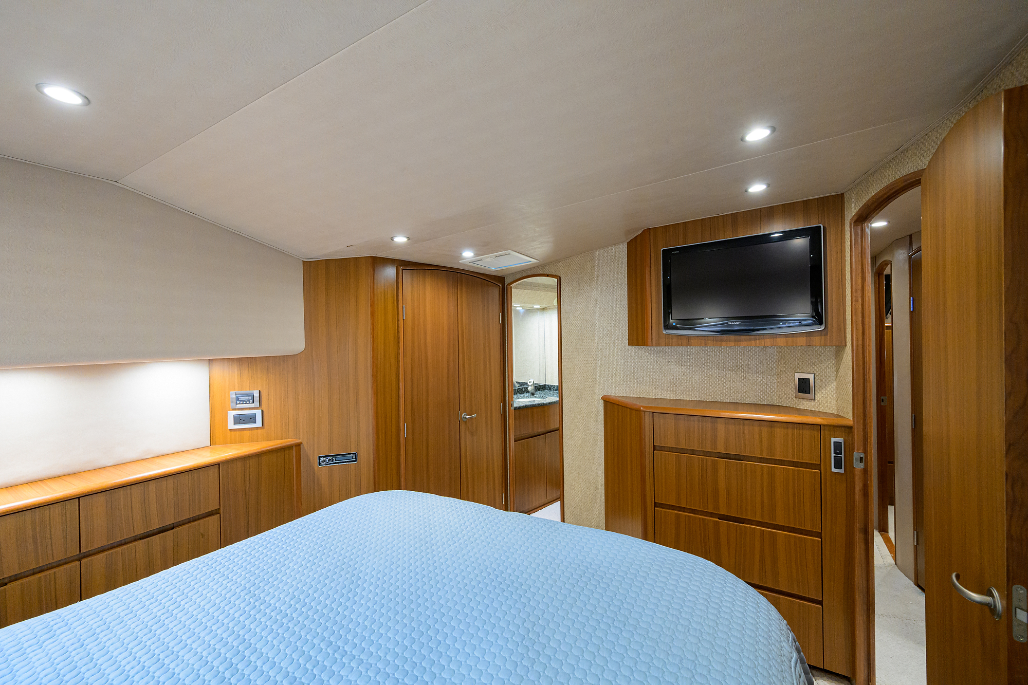 Pryorities yacht photo 89