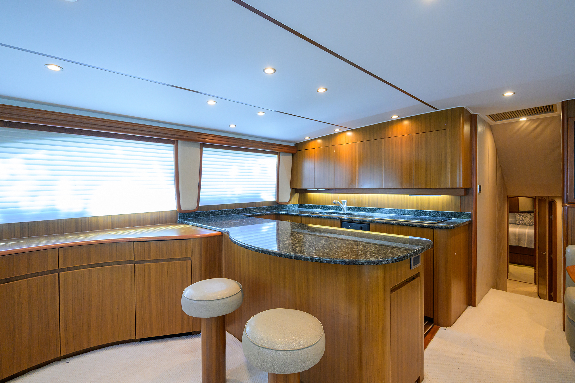 Pryorities yacht photo 58