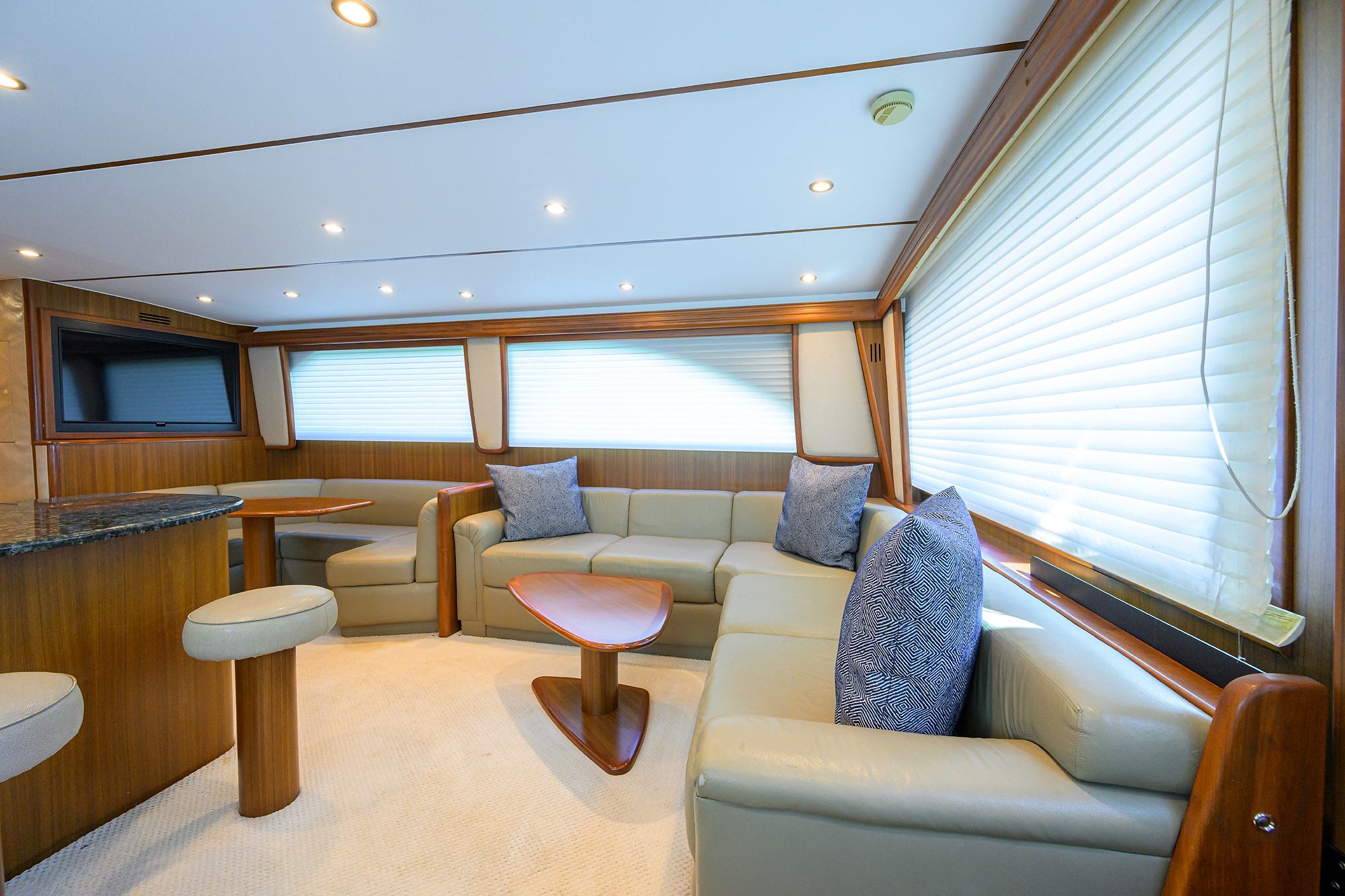 Pryorities yacht photo 53