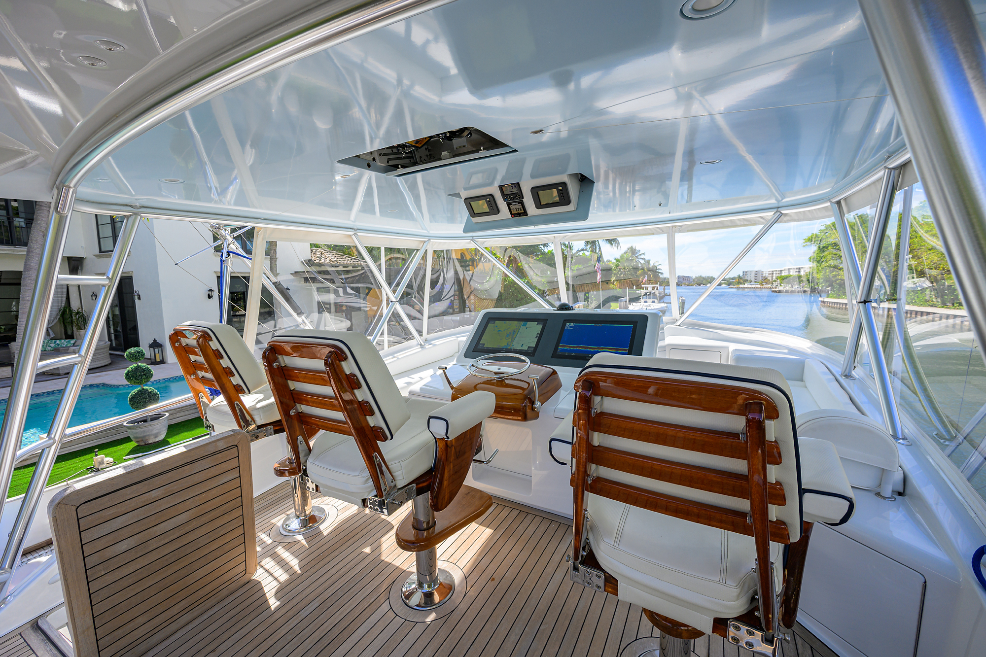 Pryorities yacht photo 17