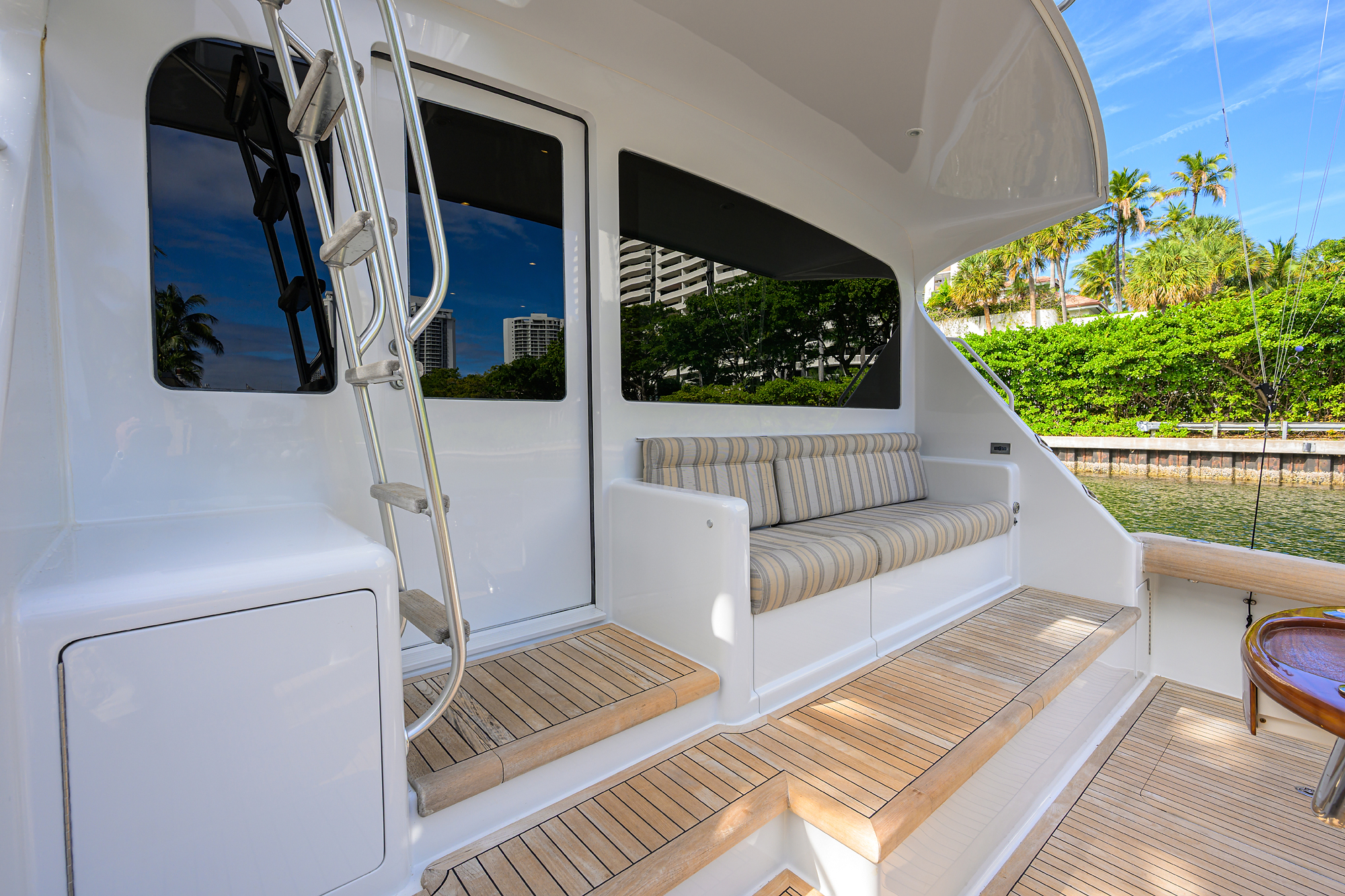 Pryorities yacht photo 37