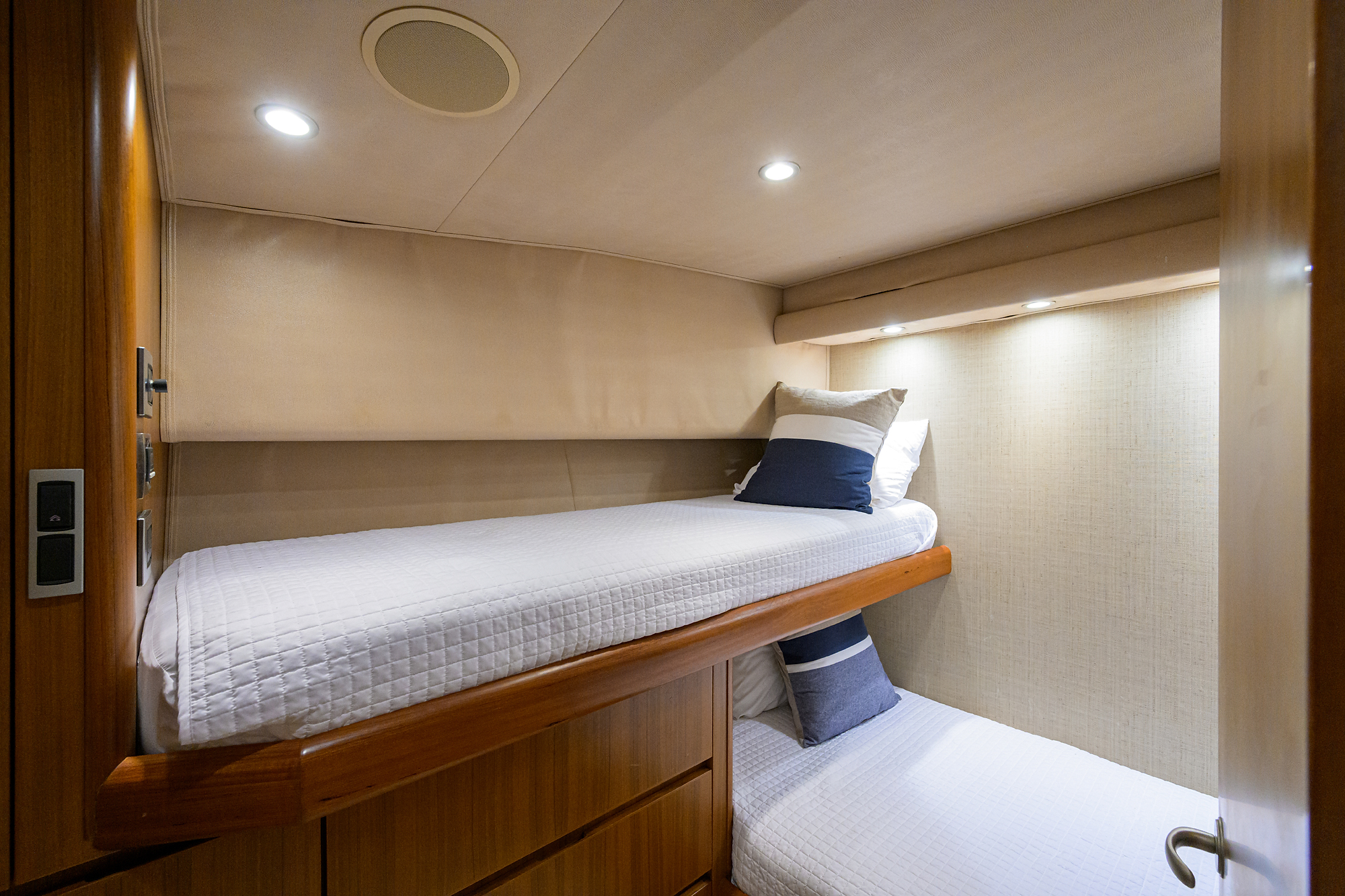 Pryorities yacht photo 79