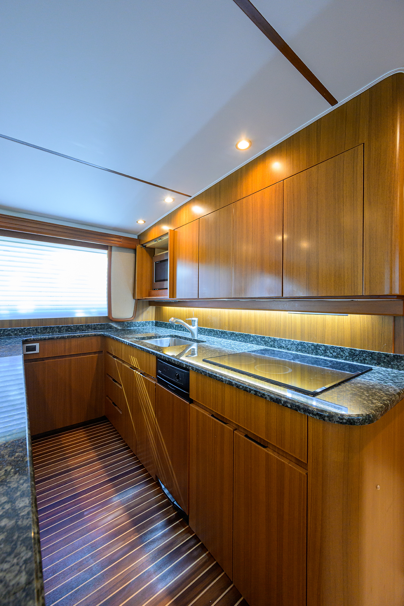 Pryorities yacht photo 61