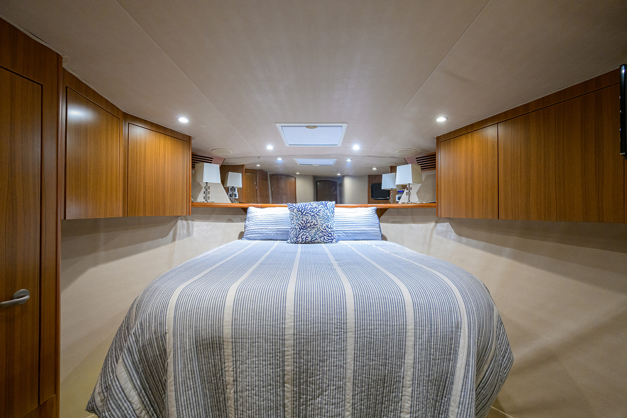 Pryorities yacht photo 67