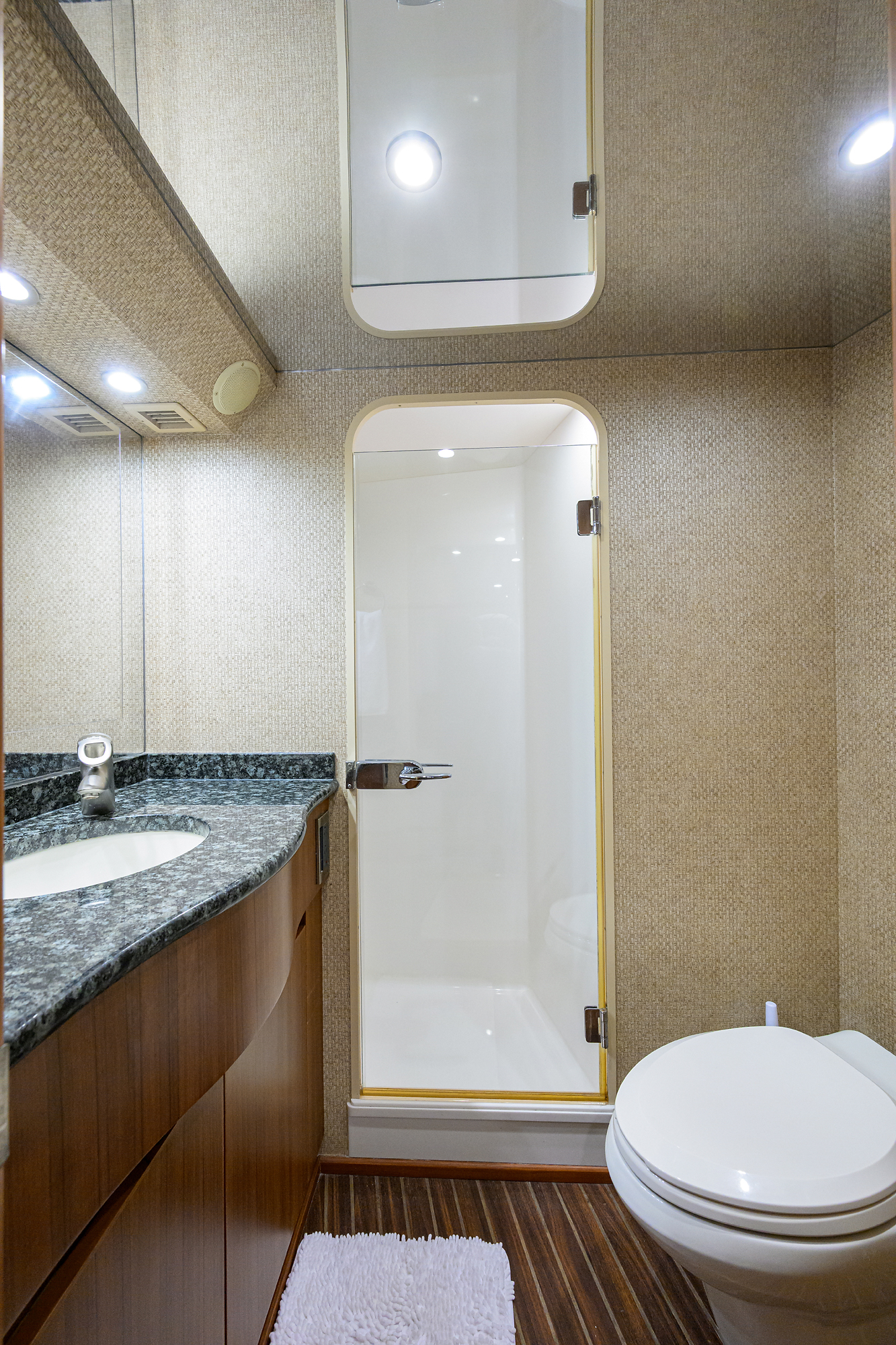 Pryorities yacht photo 91