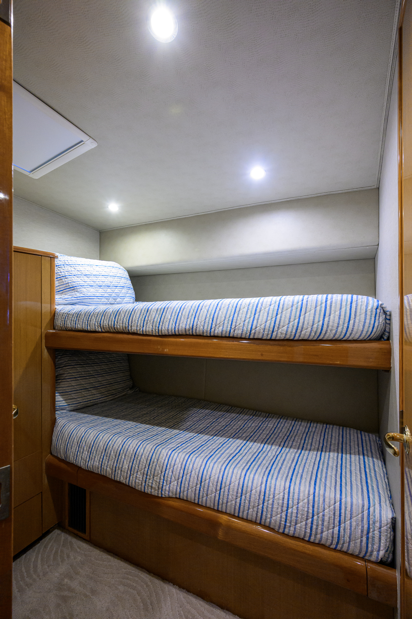 One Step Ahead yacht photo 93