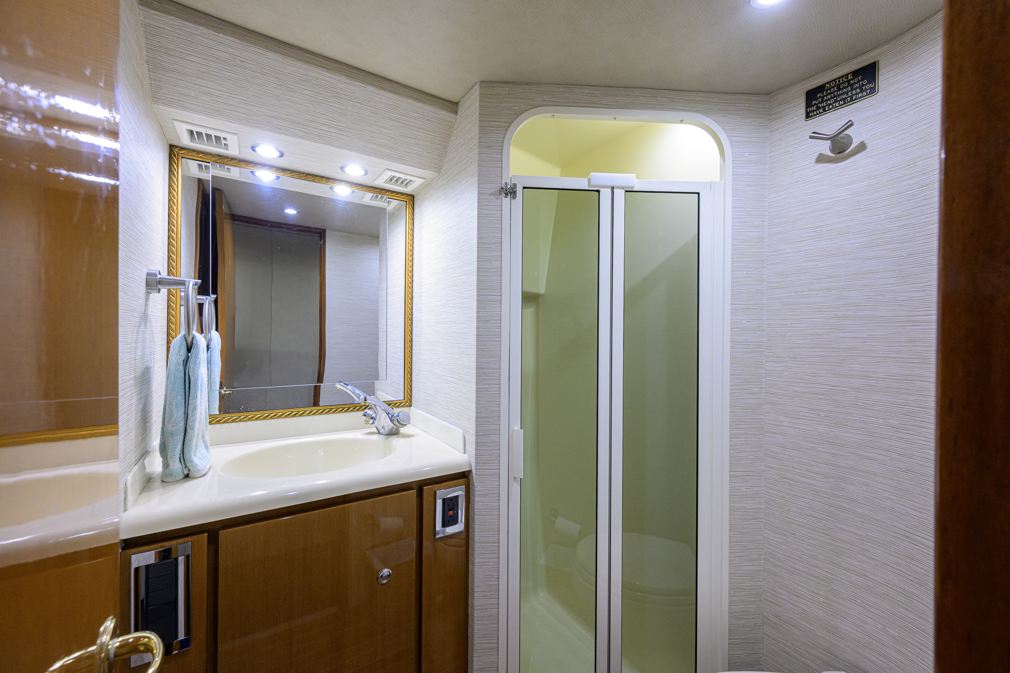 One Step Ahead yacht photo 98