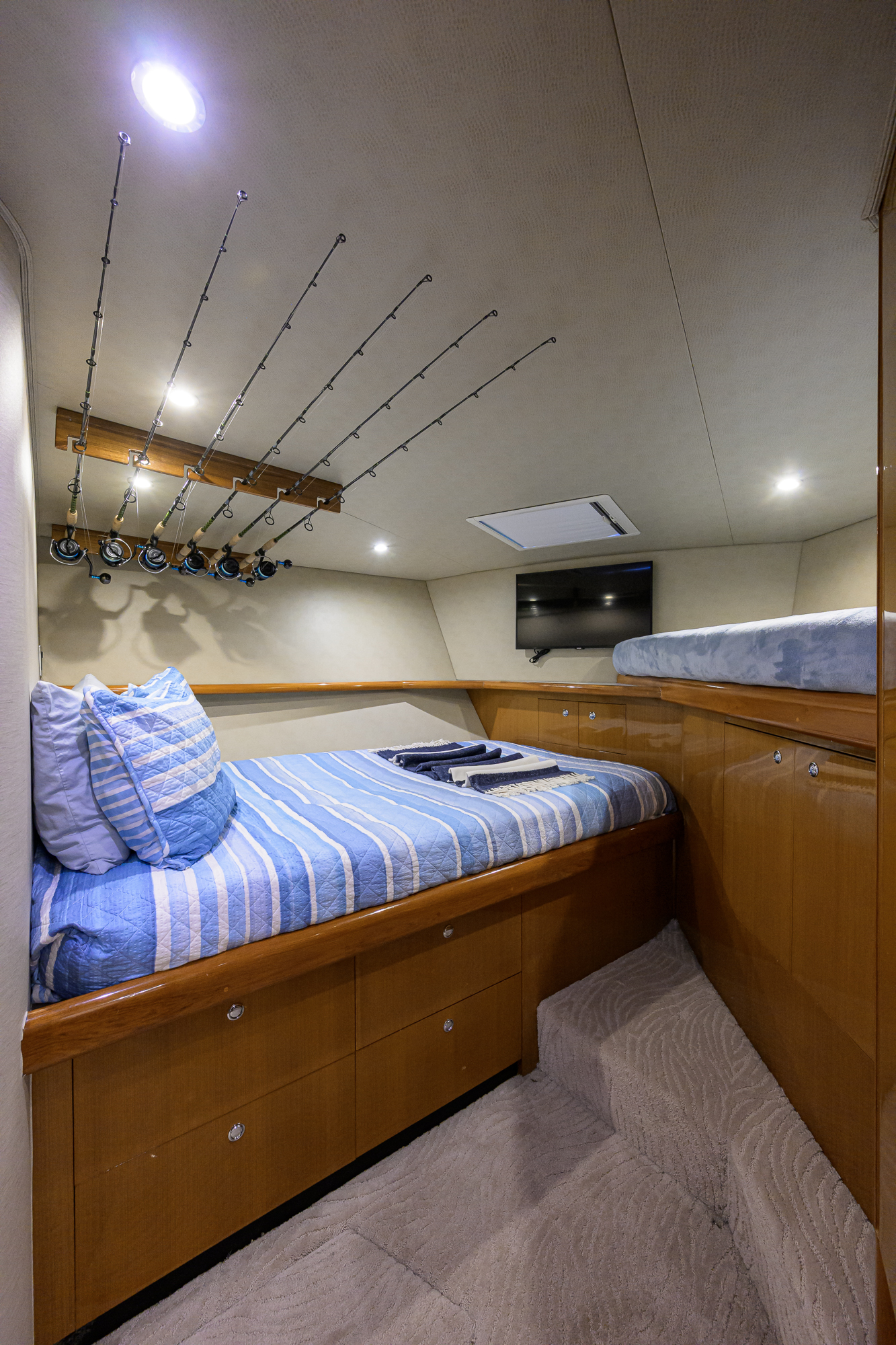 One Step Ahead yacht photo 87