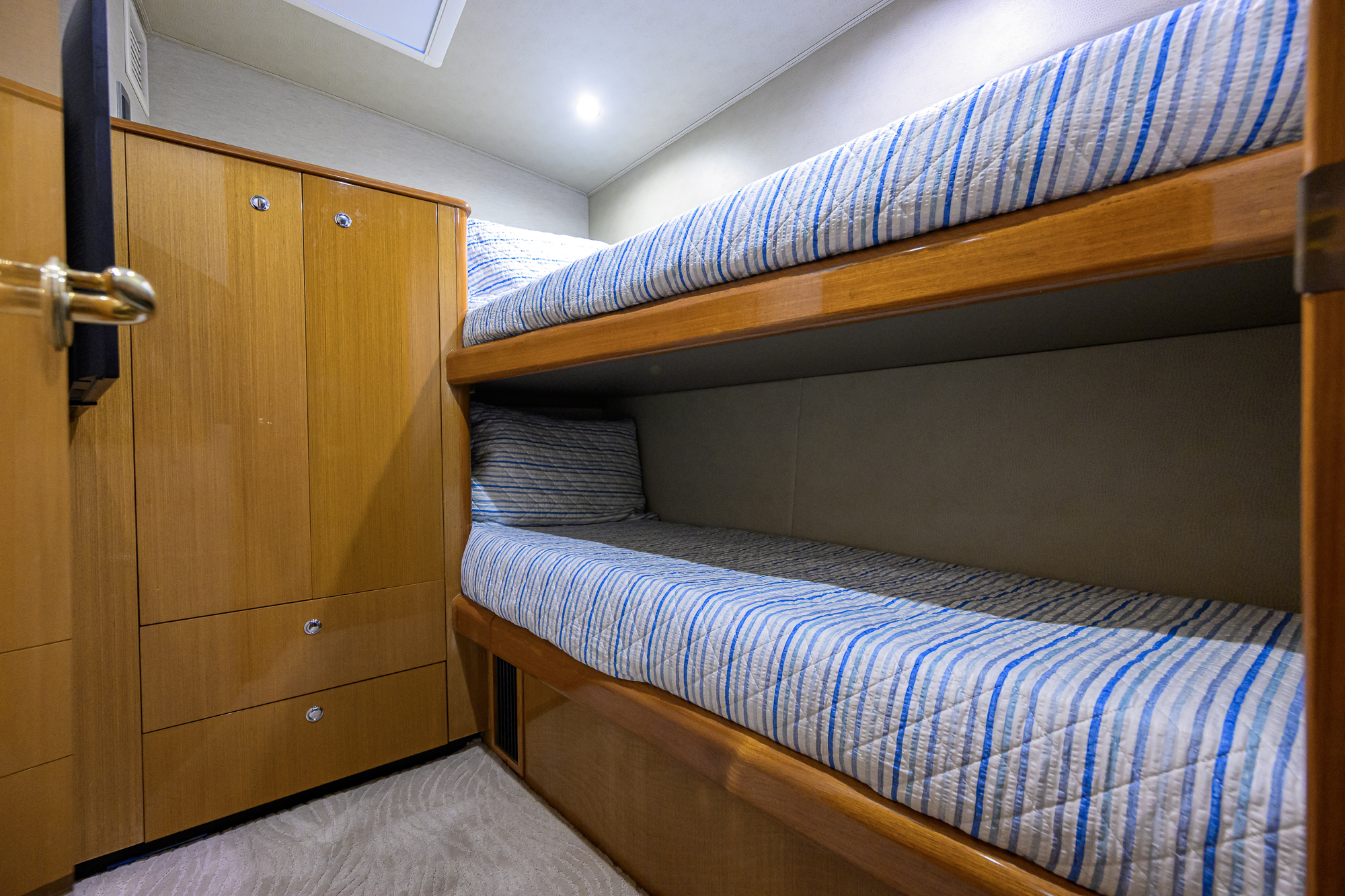 One Step Ahead yacht photo 96