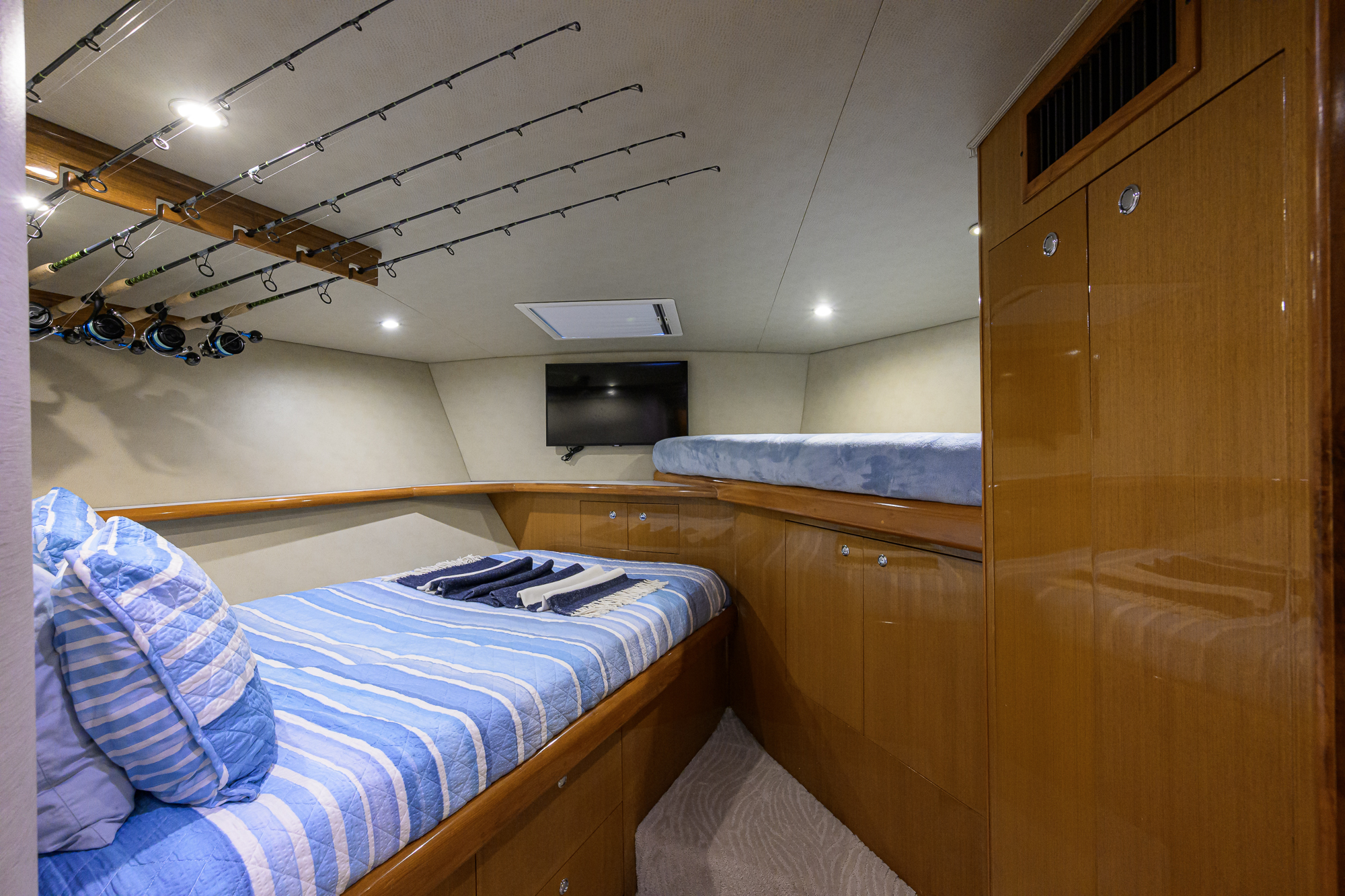 One Step Ahead yacht photo 86