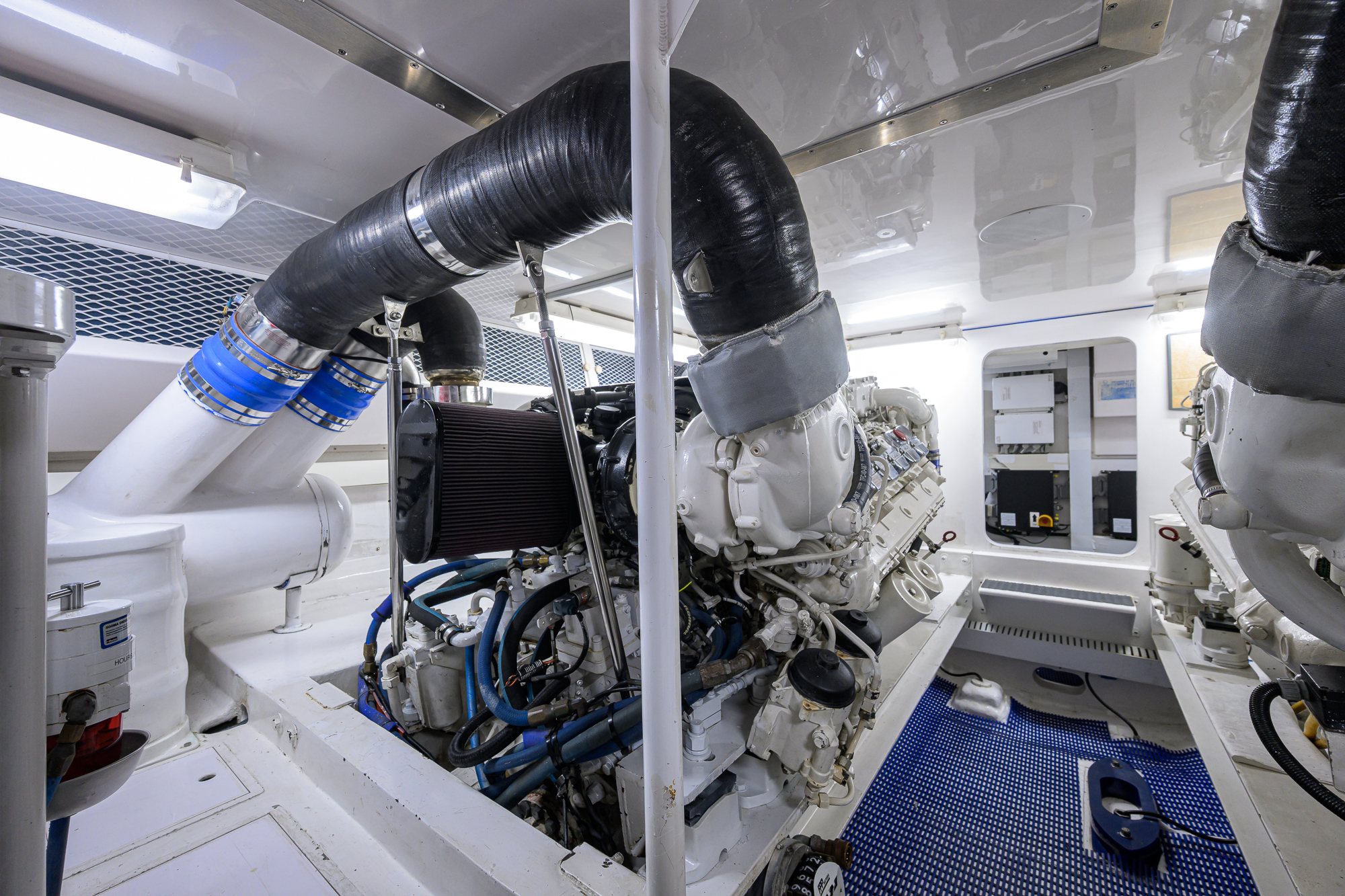 One Step Ahead yacht photo 62