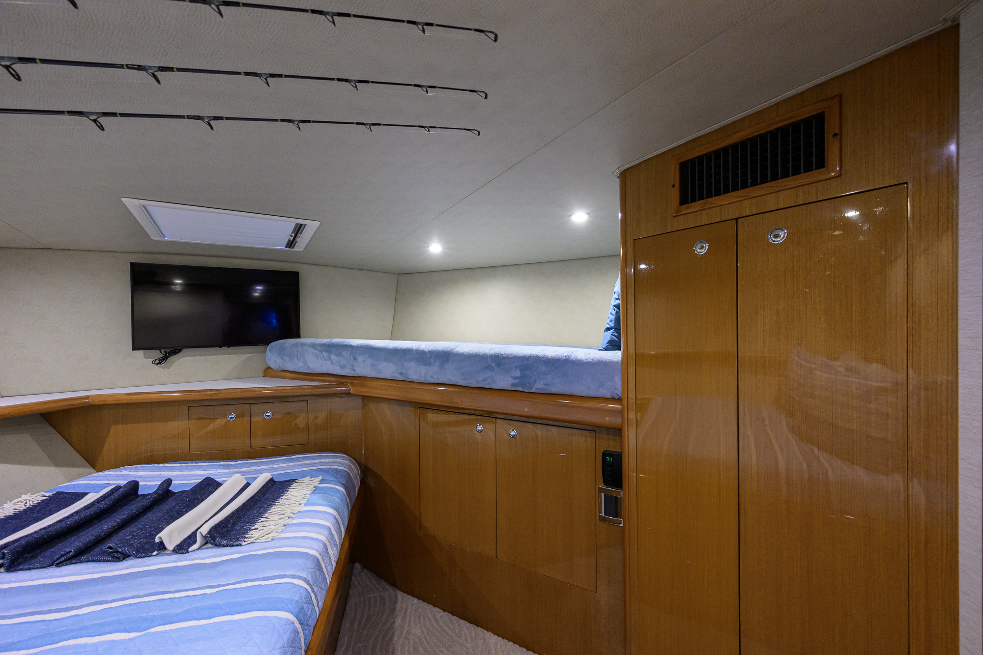 One Step Ahead yacht photo 89