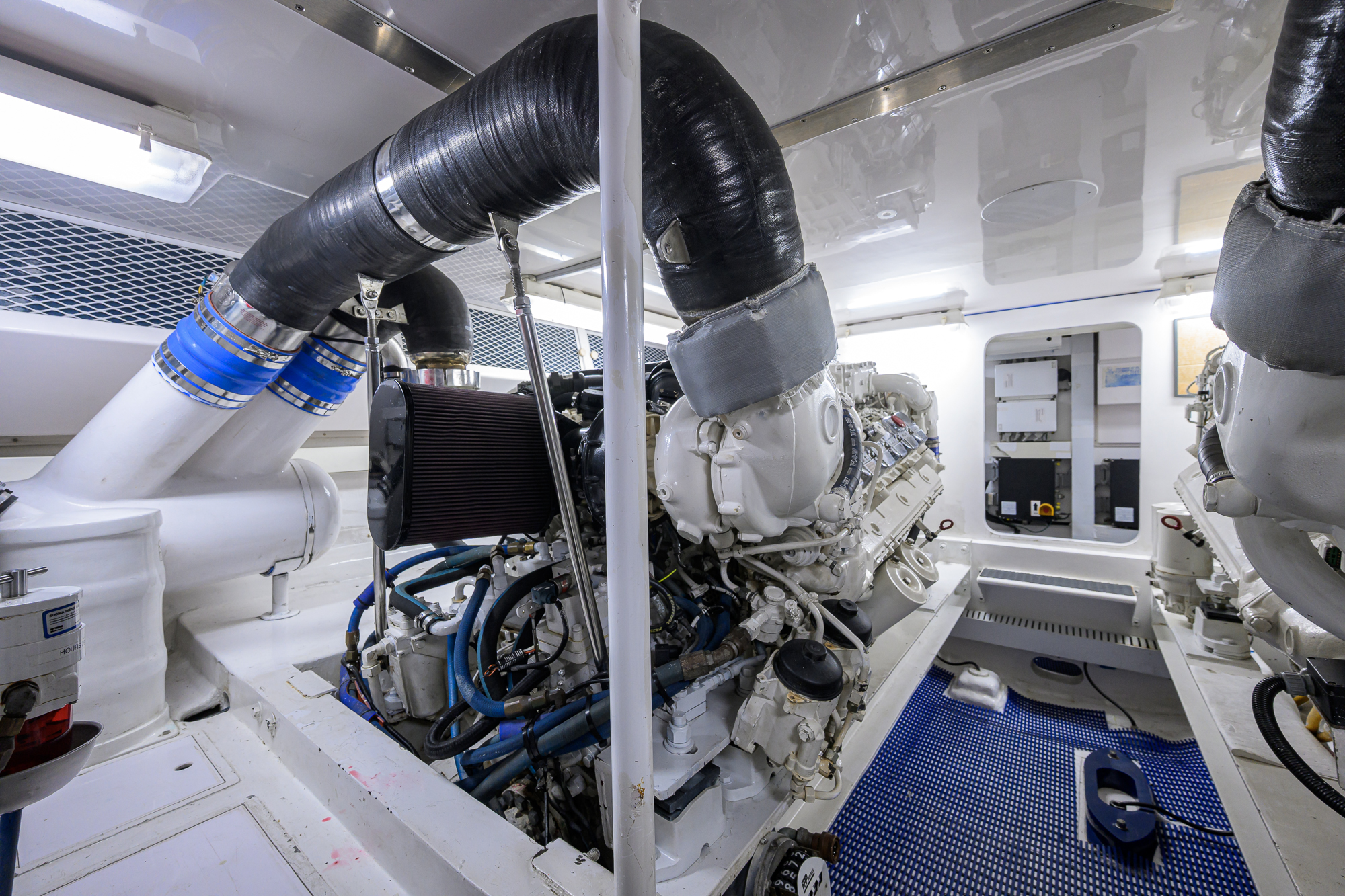 One Step Ahead yacht photo 59