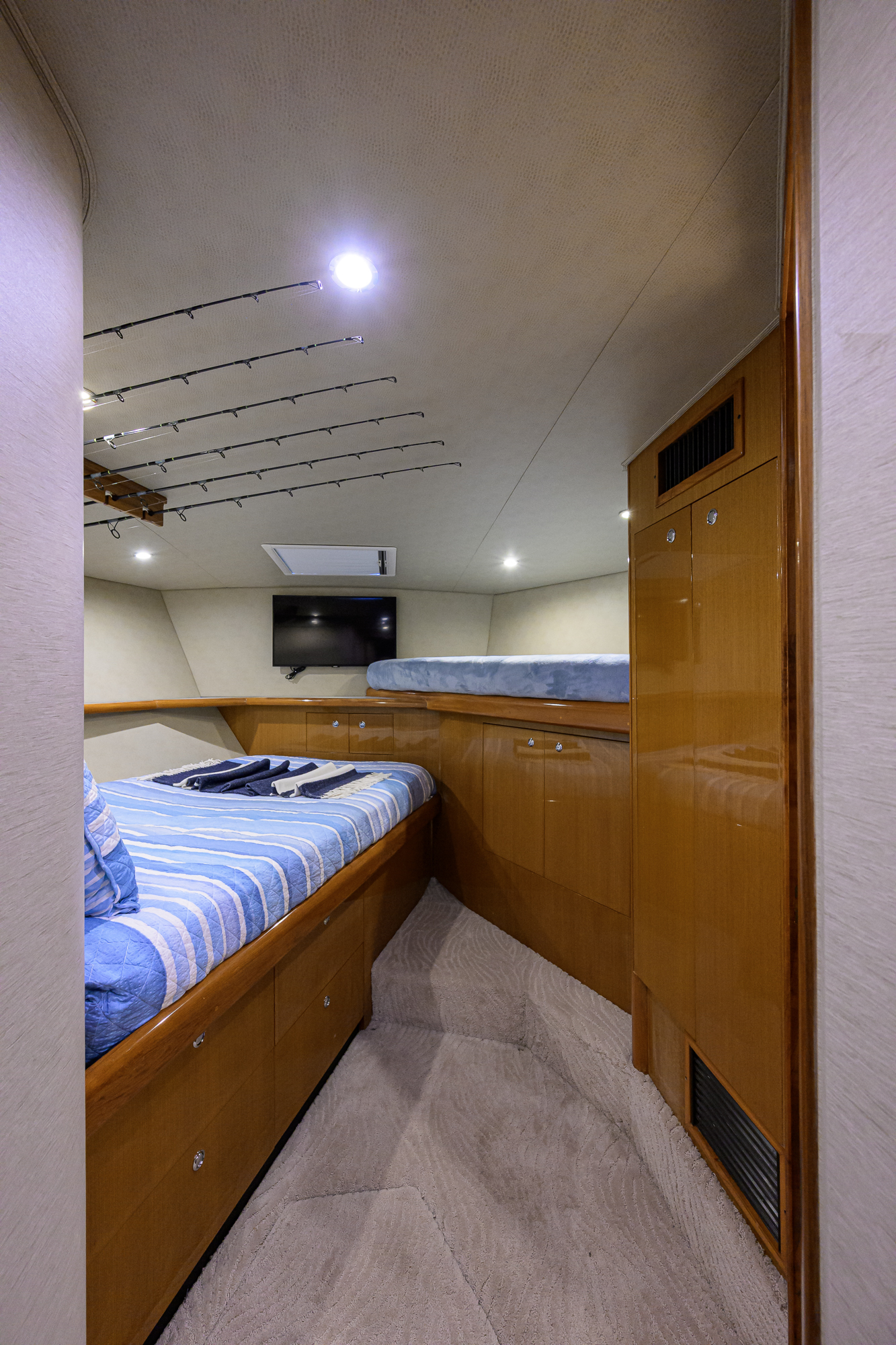 One Step Ahead yacht photo 85