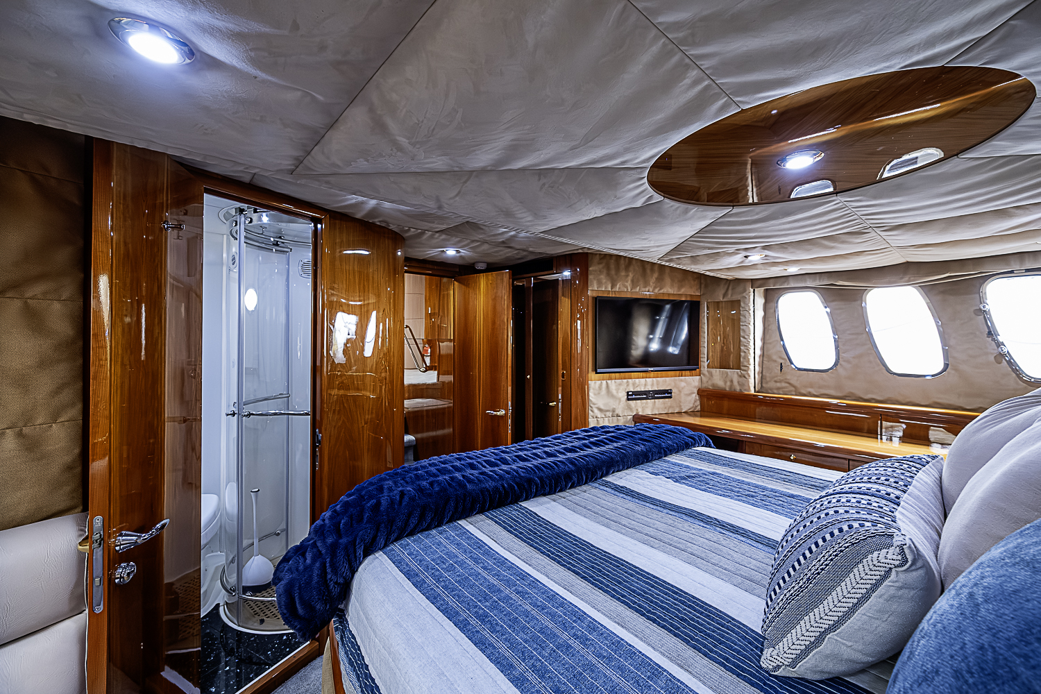 Eagle II yacht photo 100