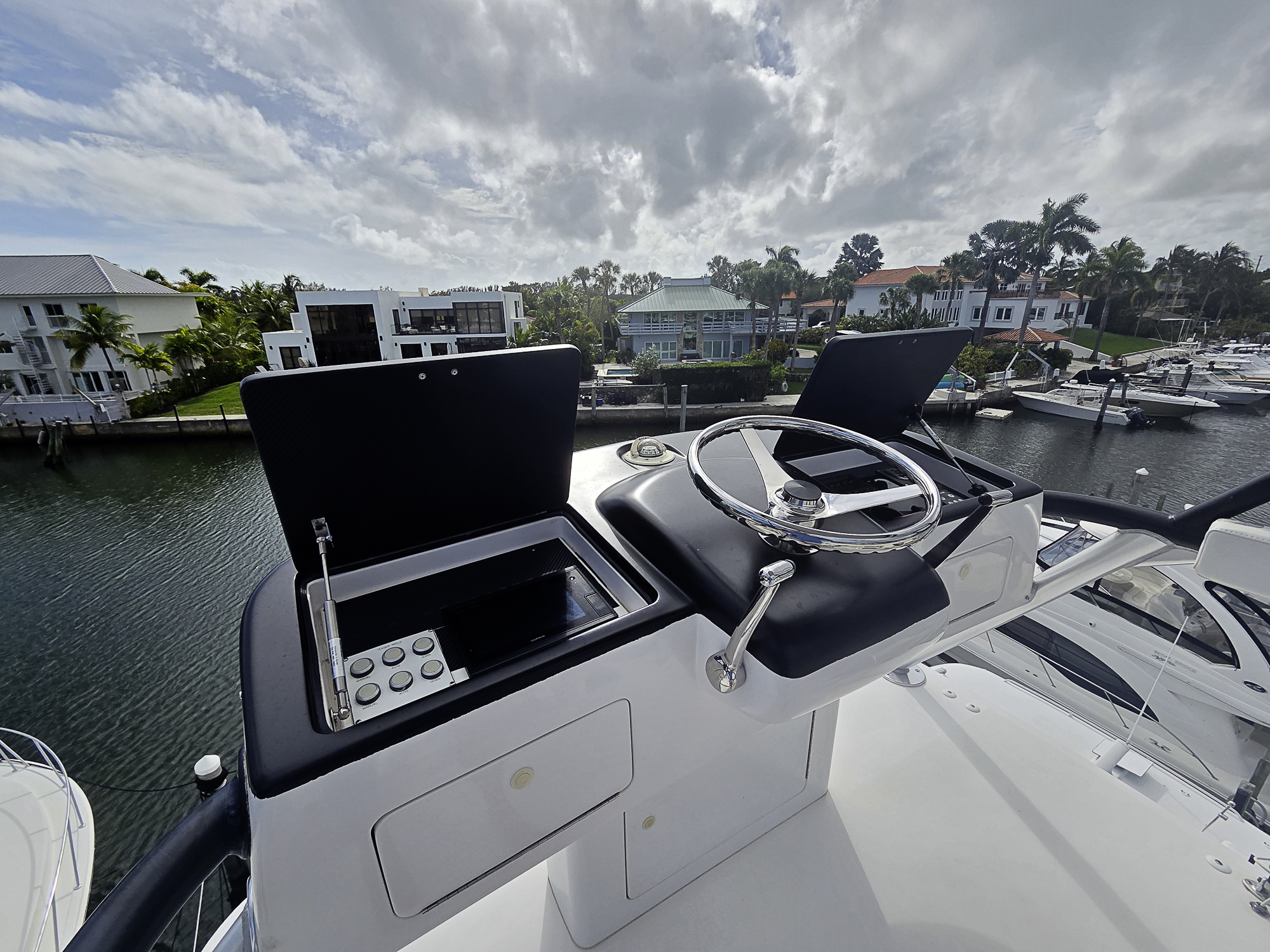 Big Blue yacht photo 28
