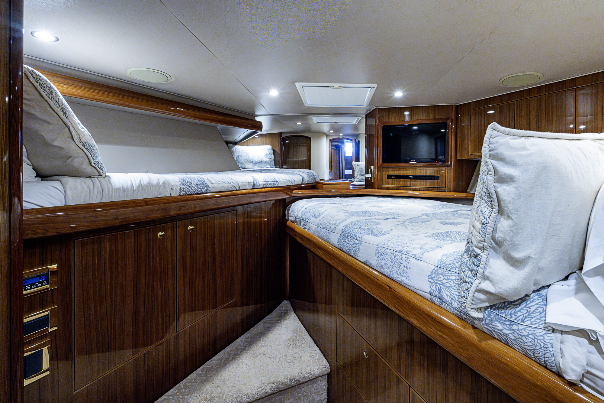 Big Blue yacht photo 98