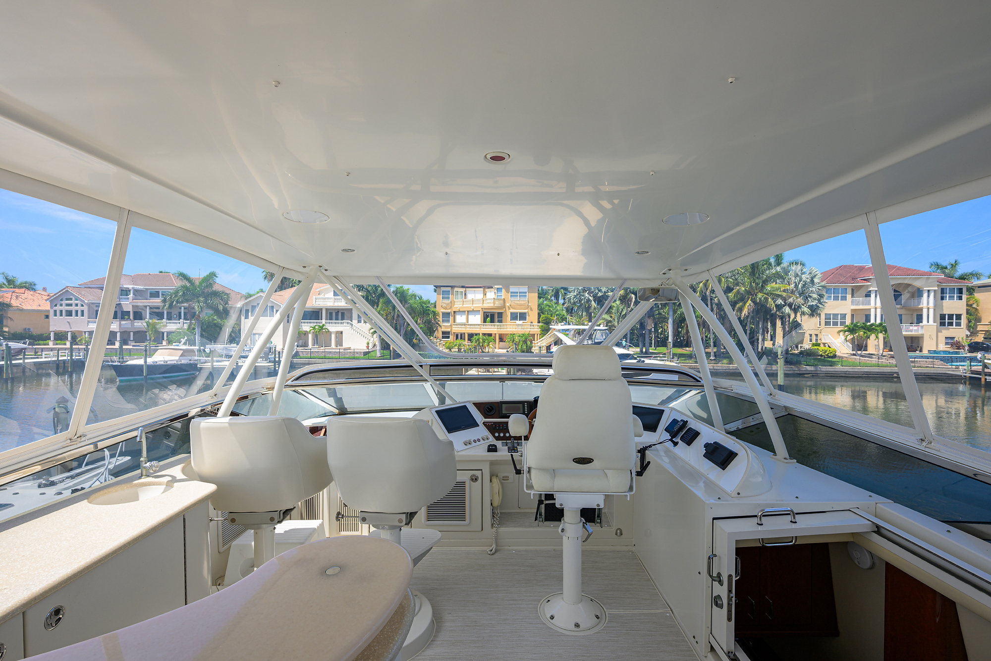 Vol Aboard yacht photo 27