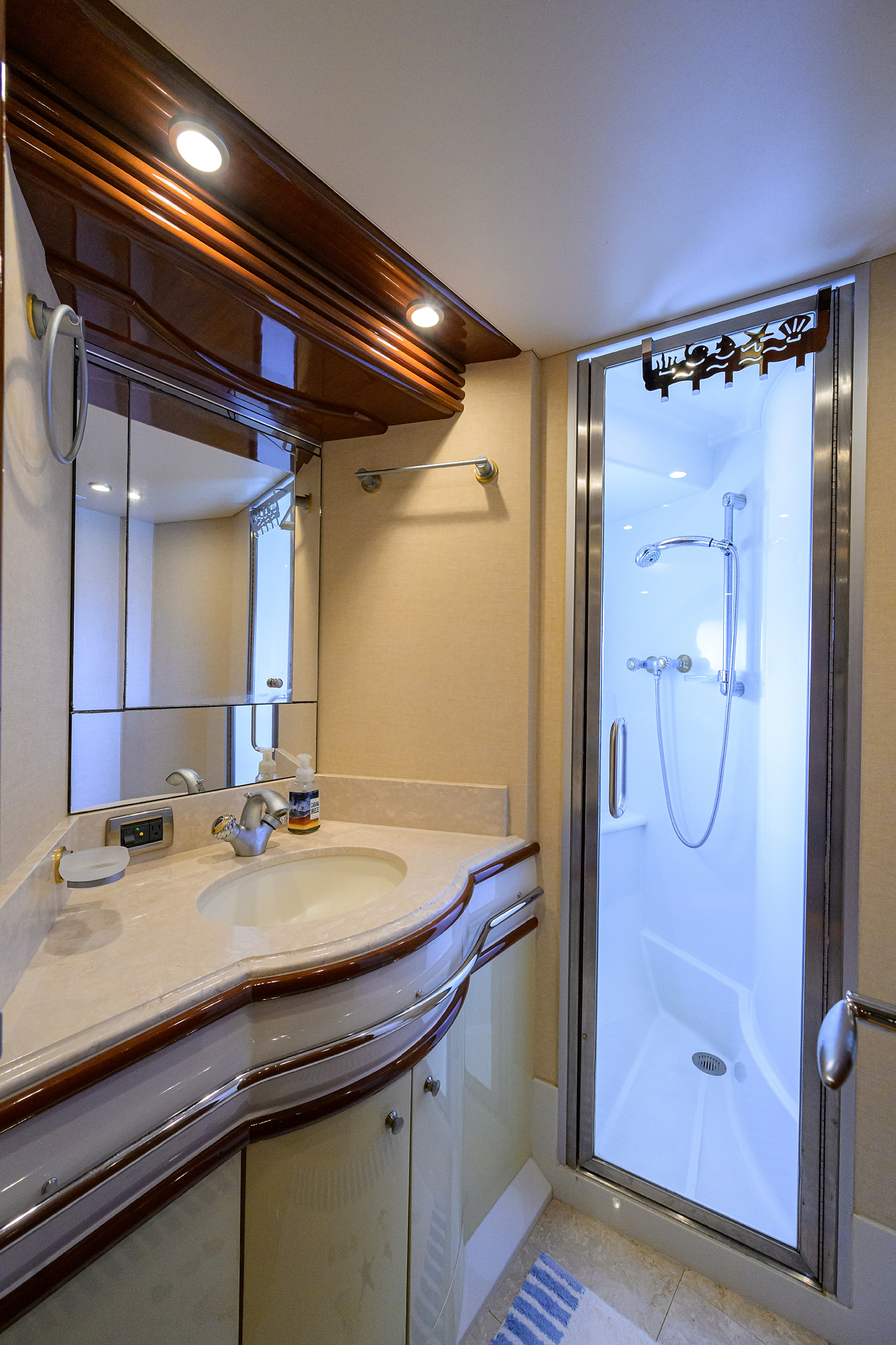 Vol Aboard yacht photo 92
