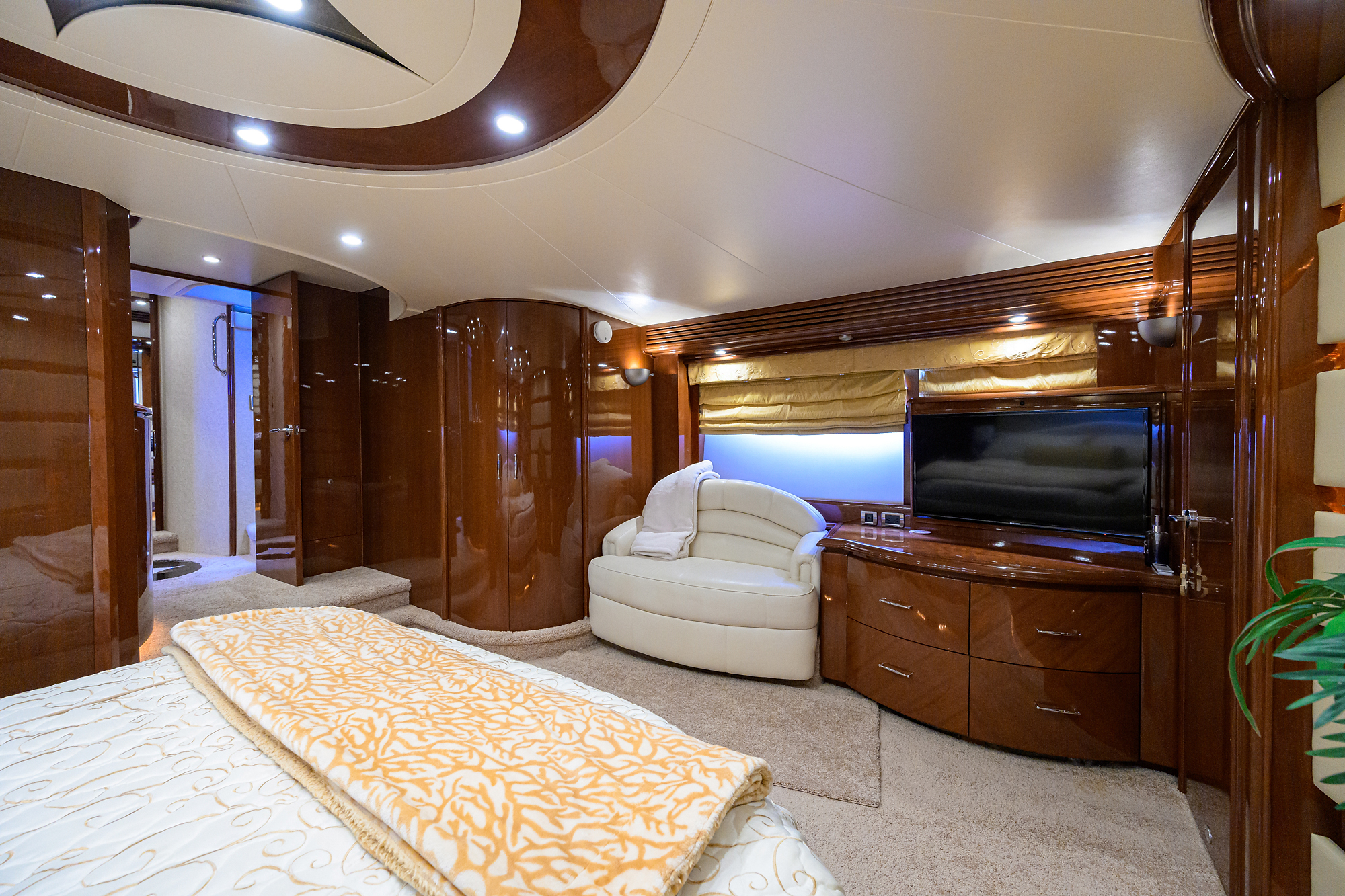 Vol Aboard yacht photo 104