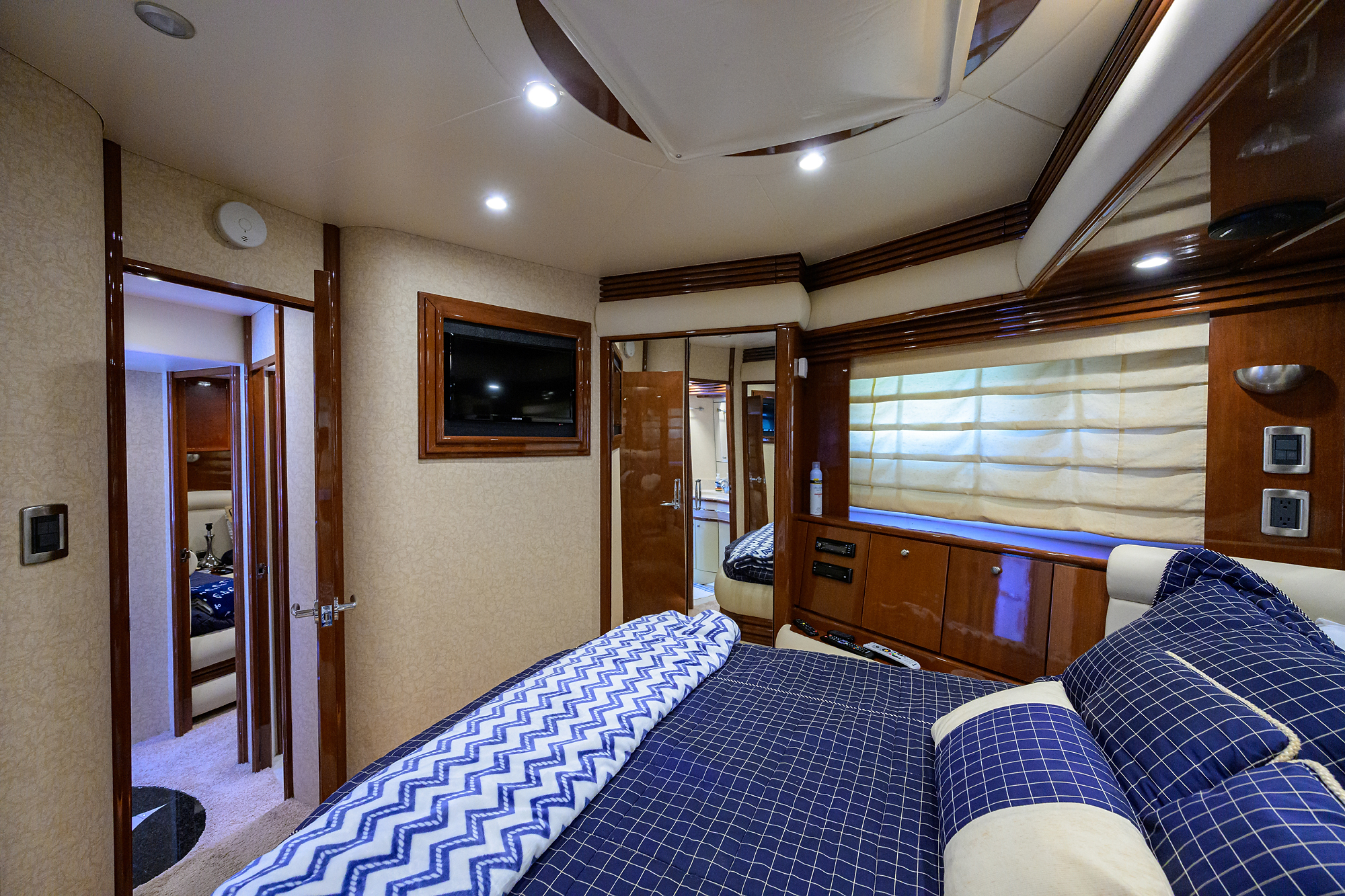 Vol Aboard yacht photo 90
