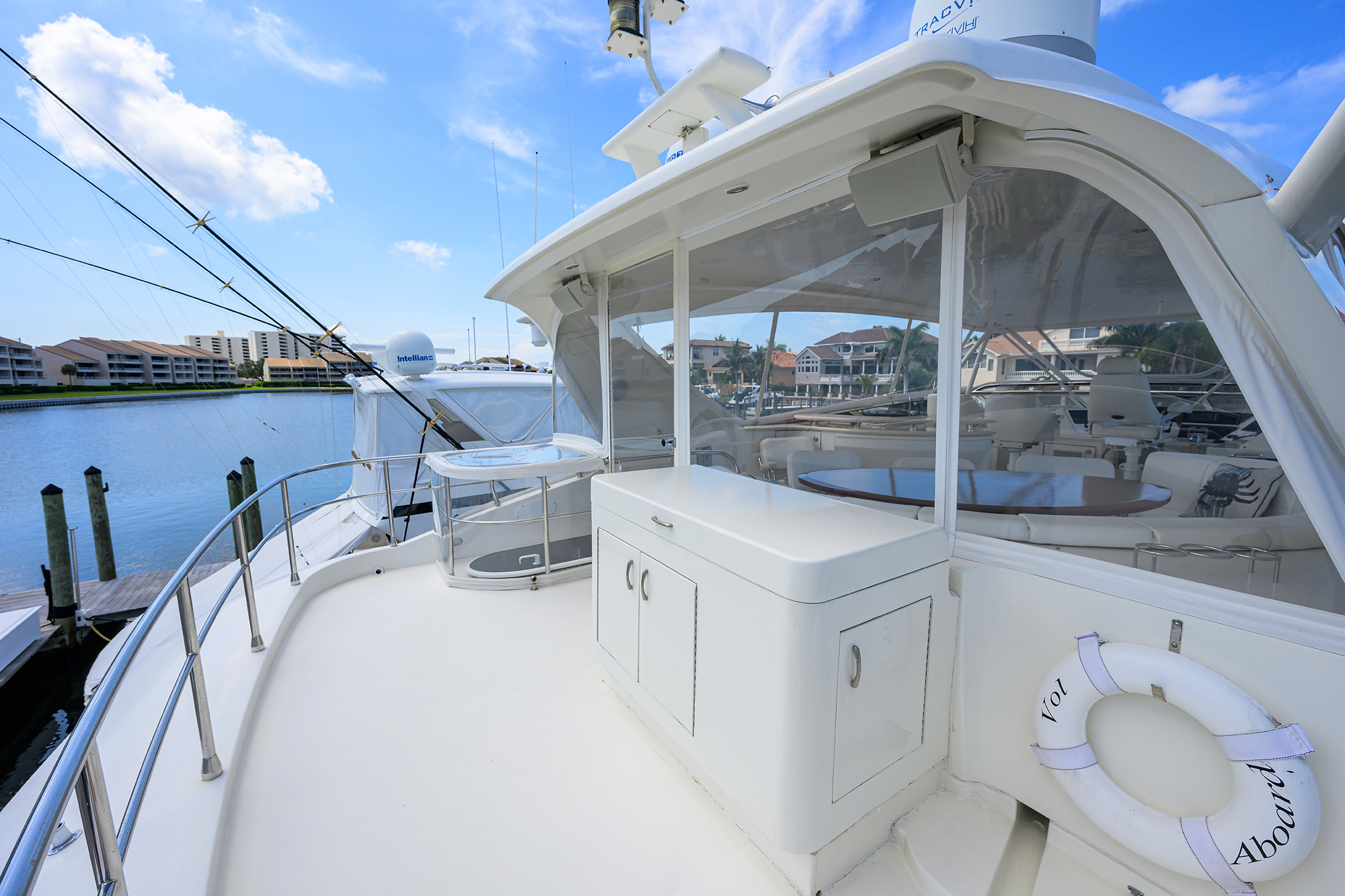 Vol Aboard yacht photo 16