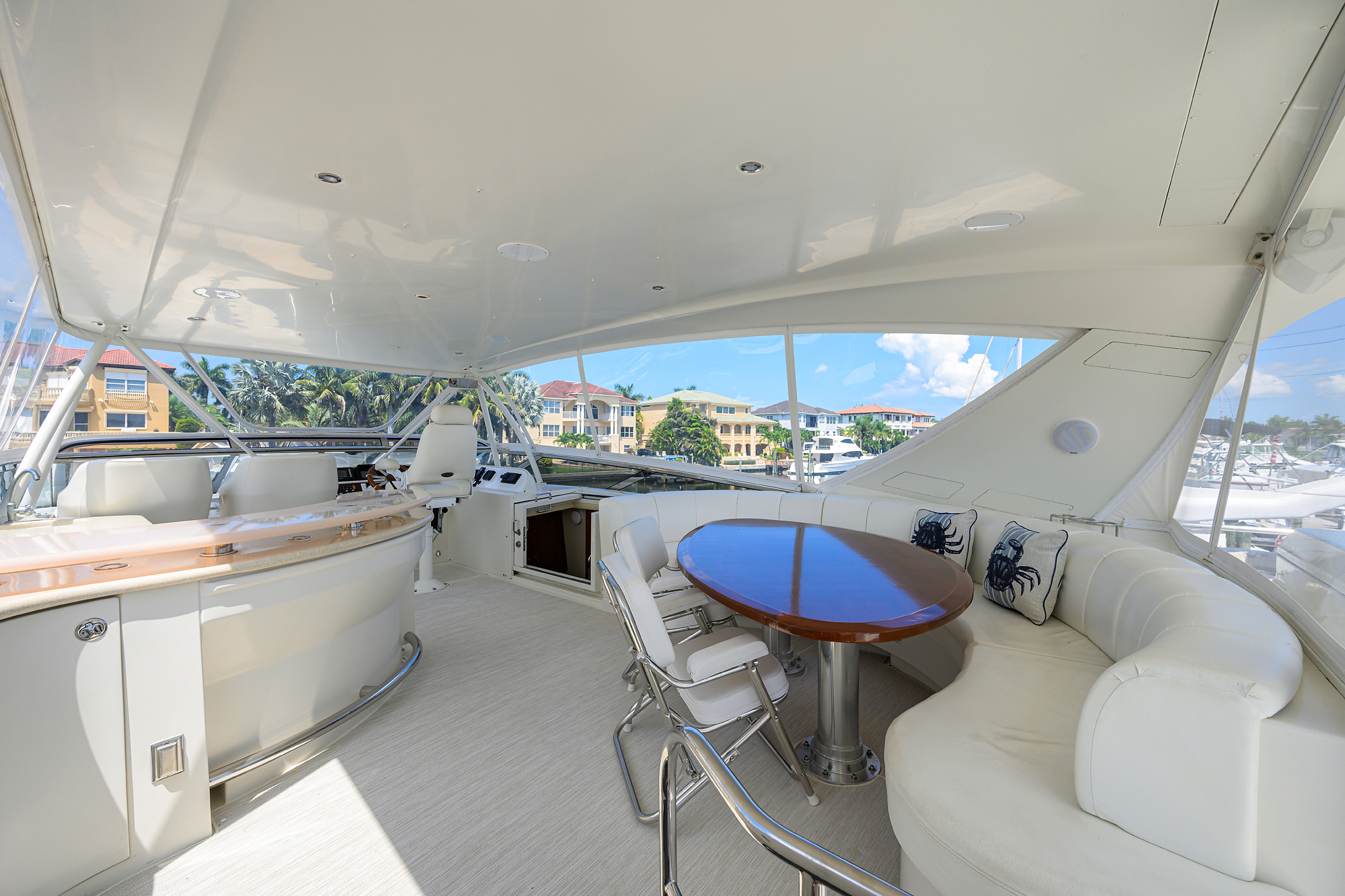 Vol Aboard yacht photo 19