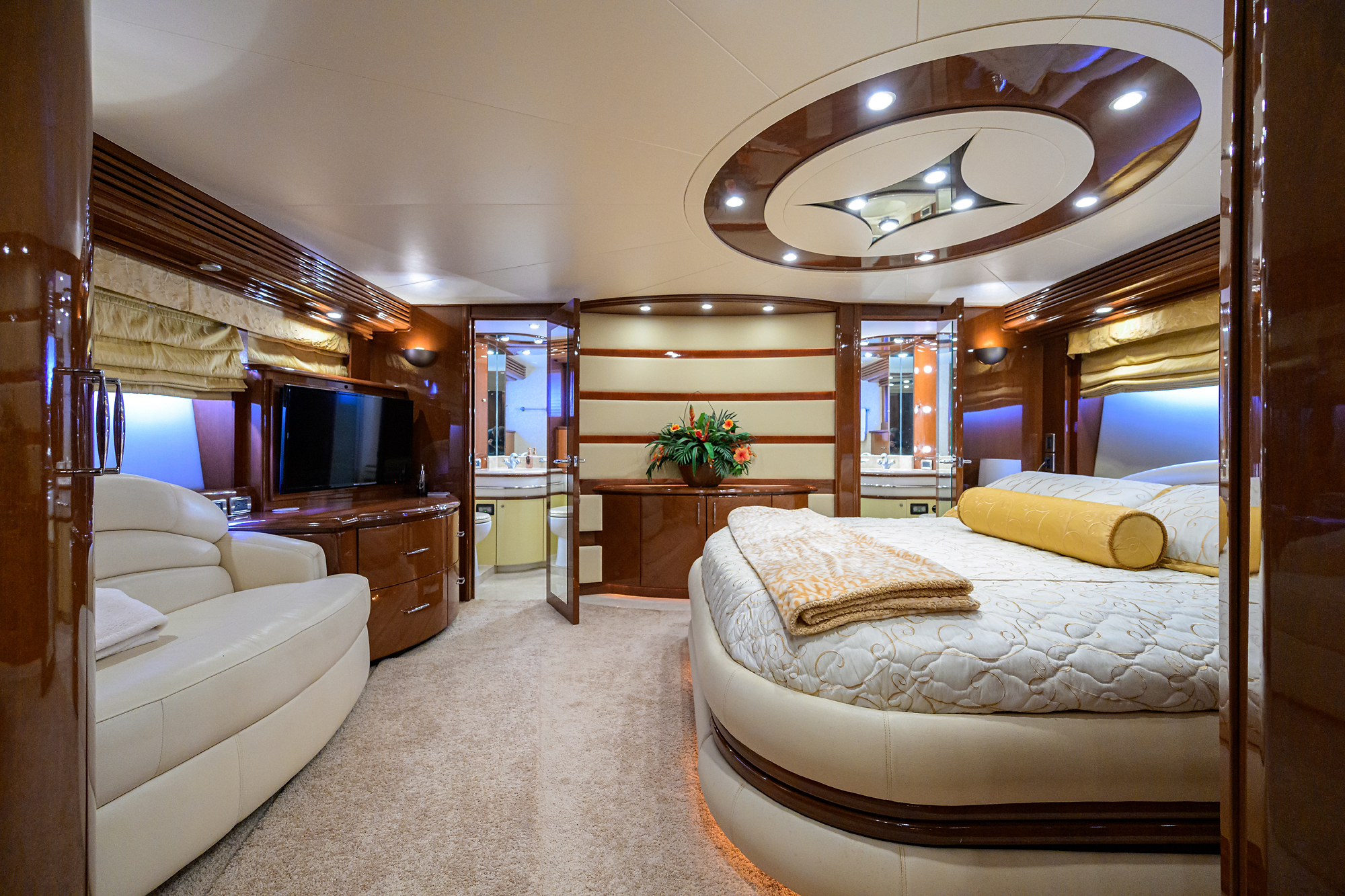 Vol Aboard yacht photo 101