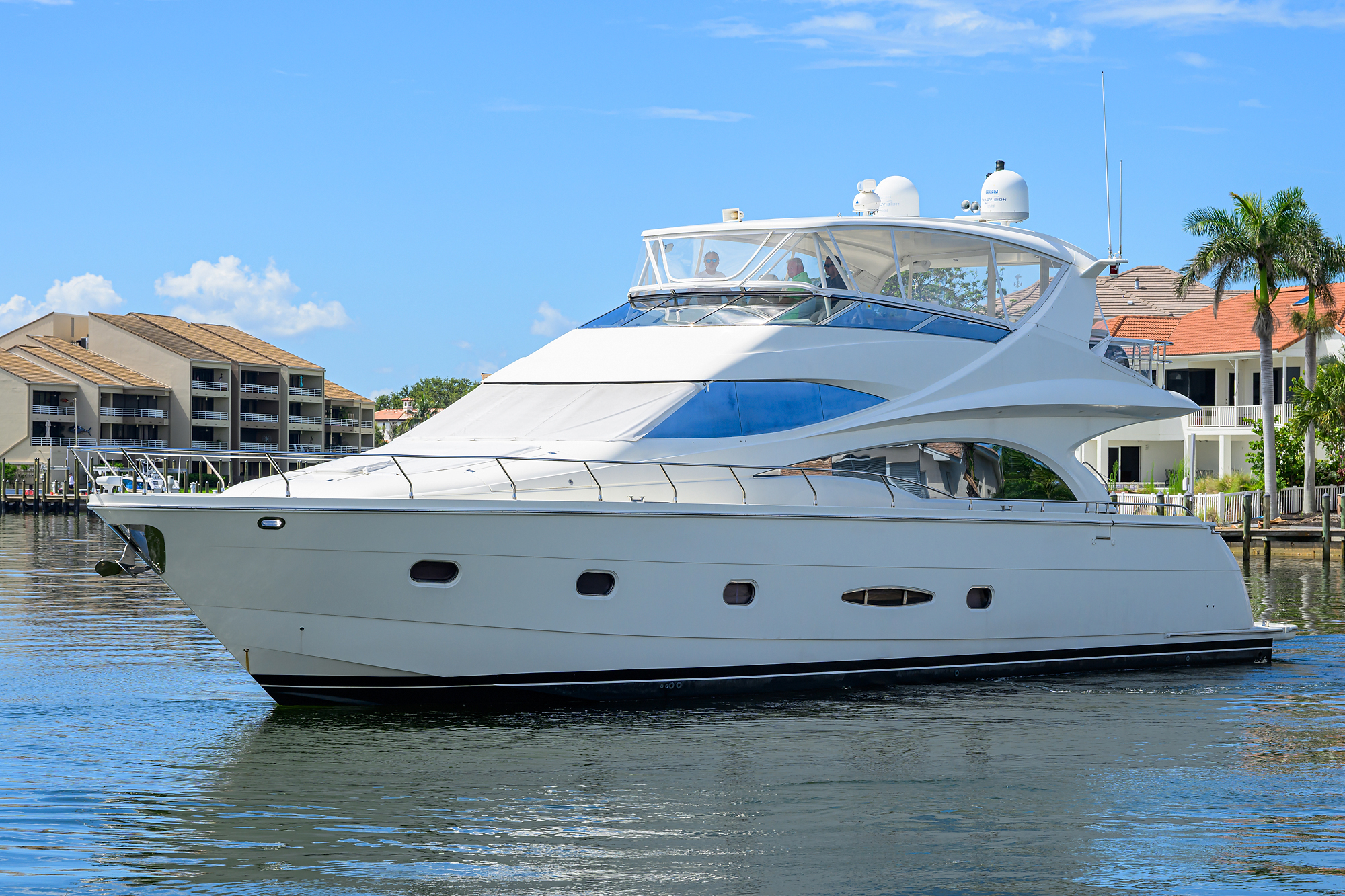 Vol Aboard yacht photo 6