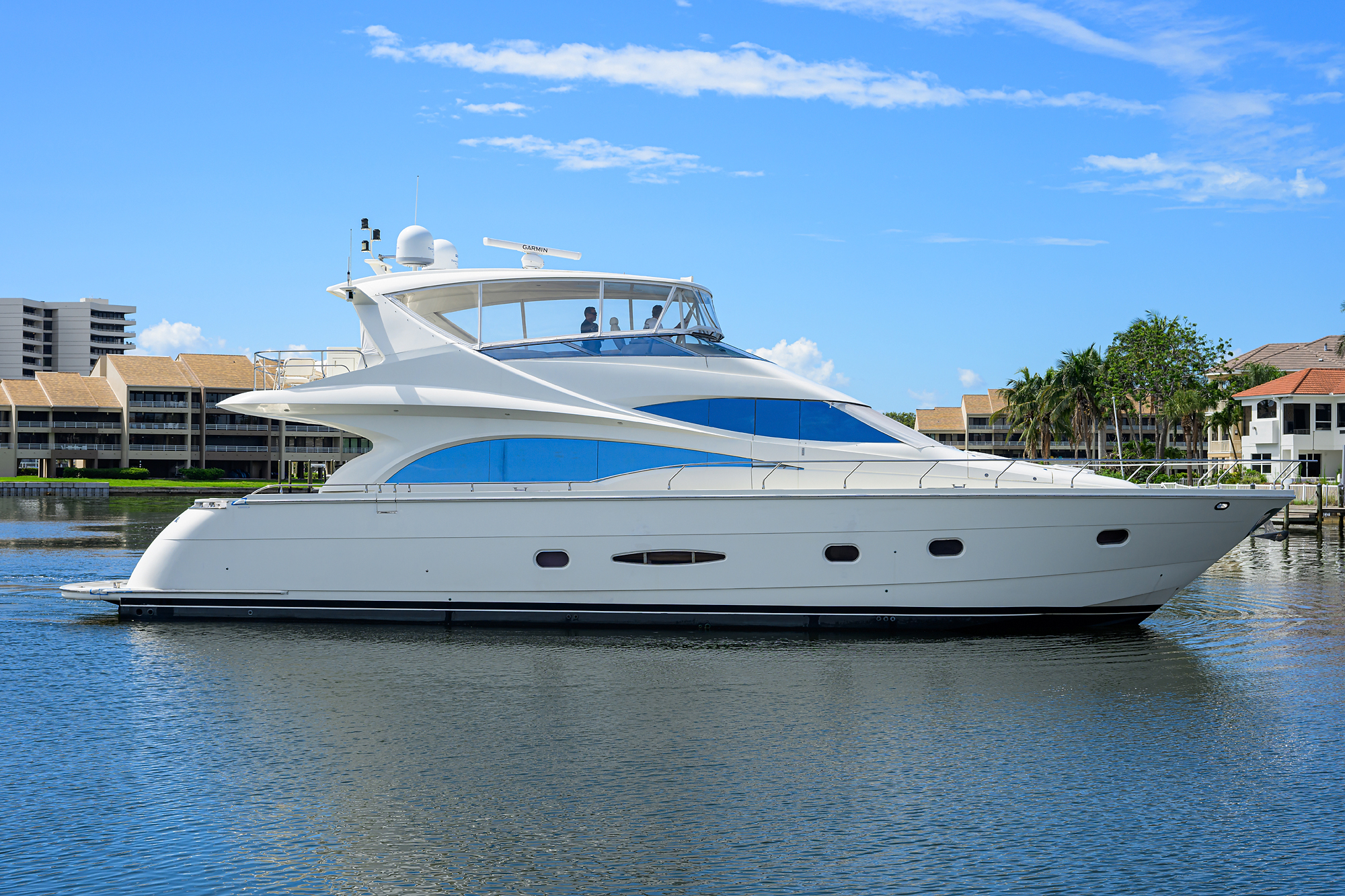 Vol Aboard yacht photo 2