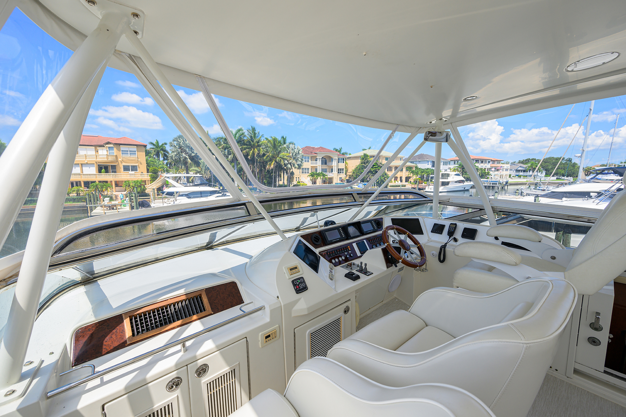 Vol Aboard yacht photo 32