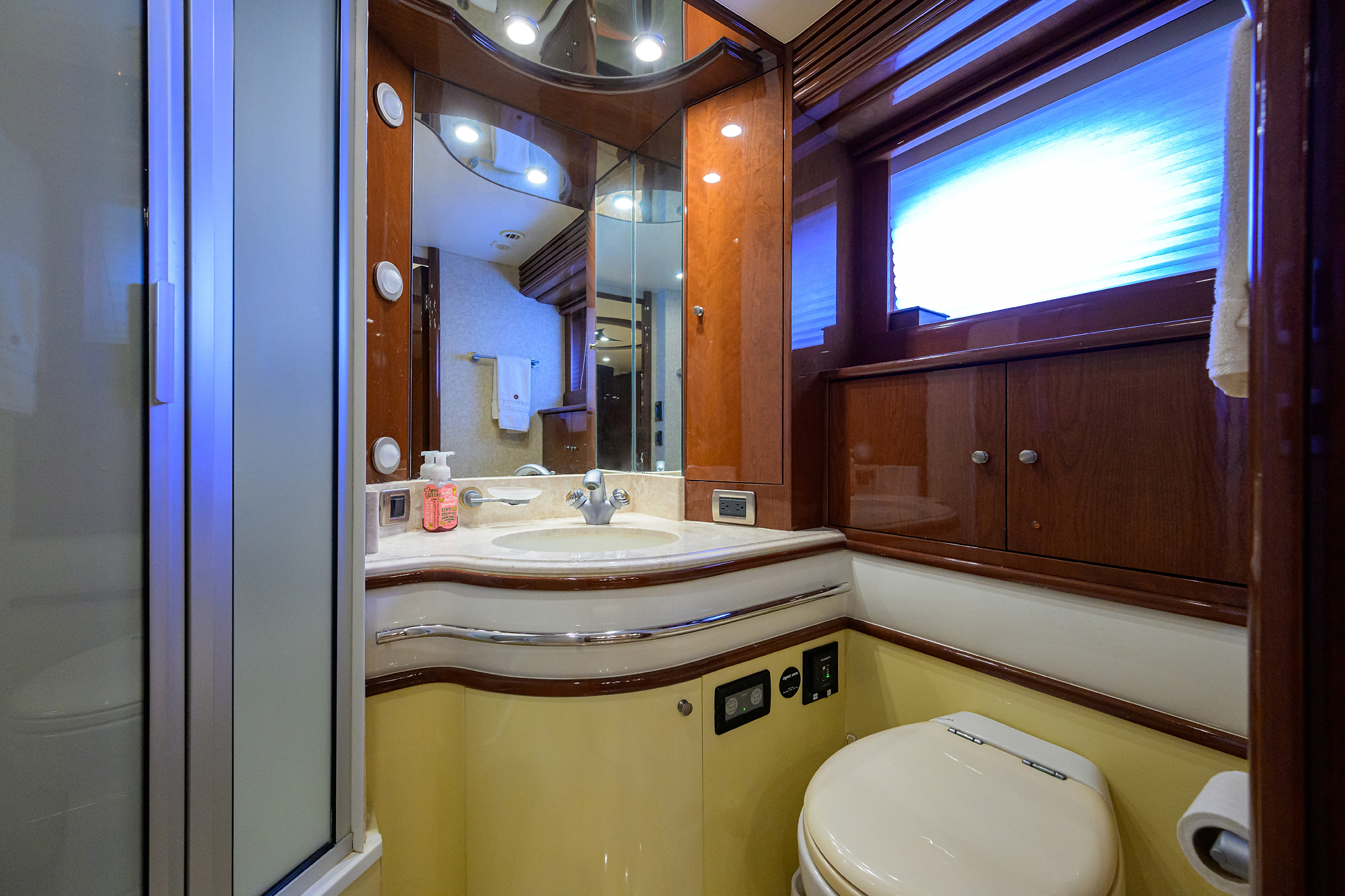 Vol Aboard yacht photo 111