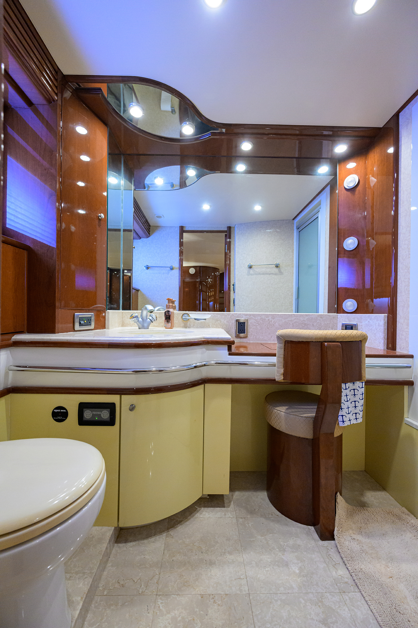 Vol Aboard yacht photo 105