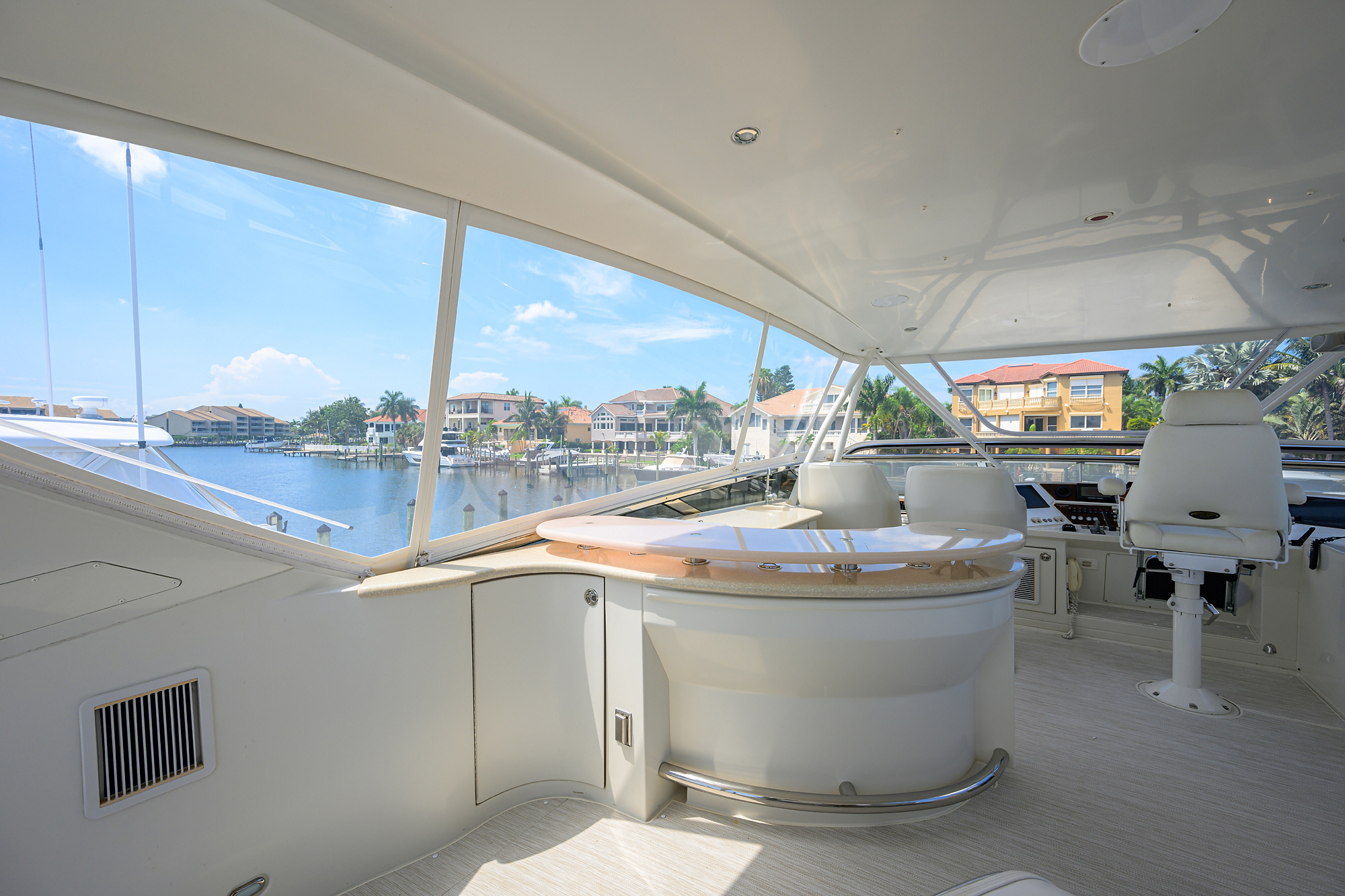 Vol Aboard yacht photo 24