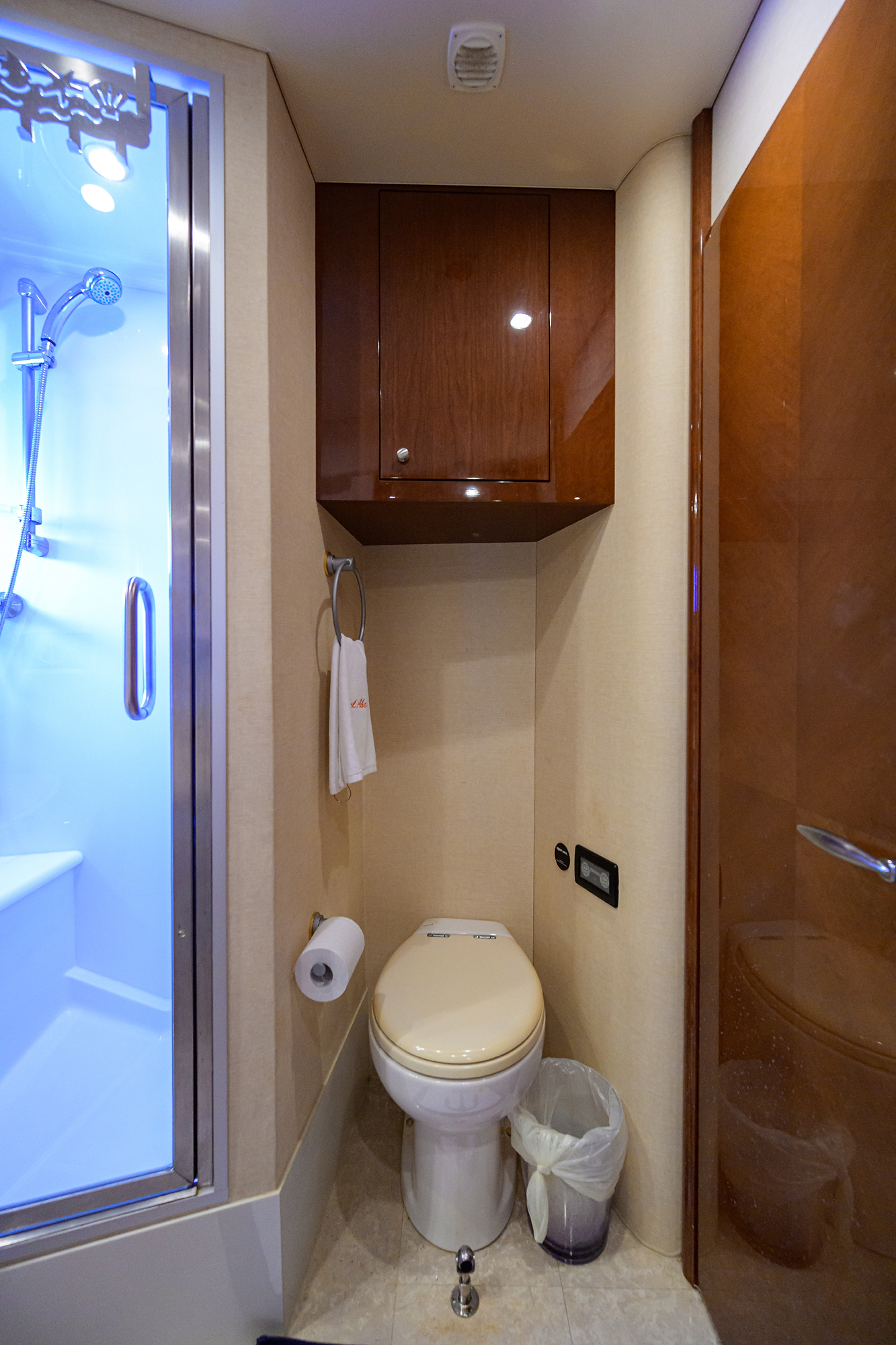 Vol Aboard yacht photo 99
