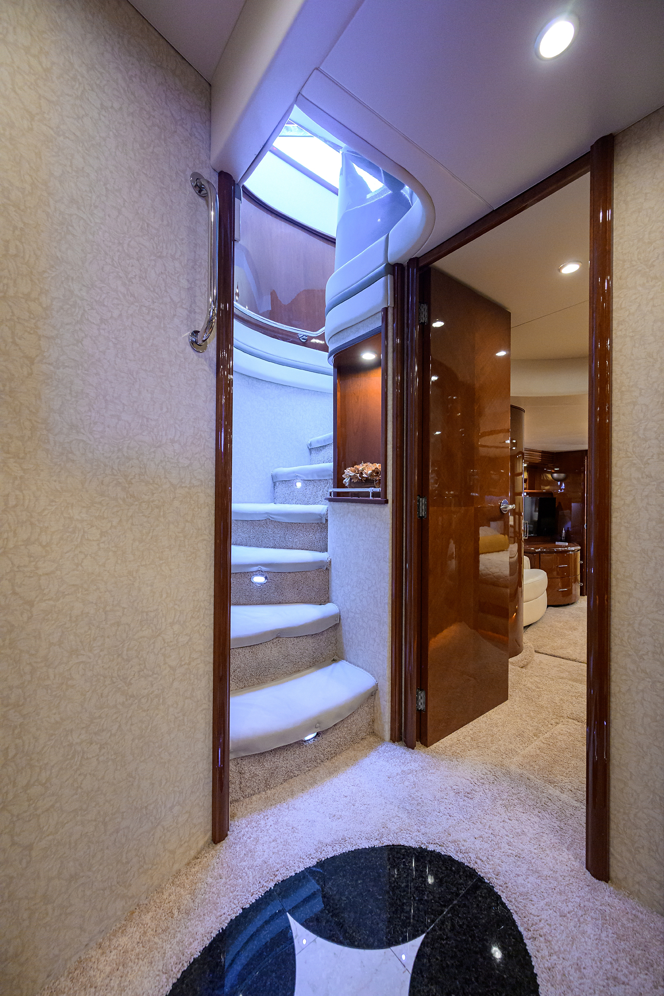 Vol Aboard yacht photo 83