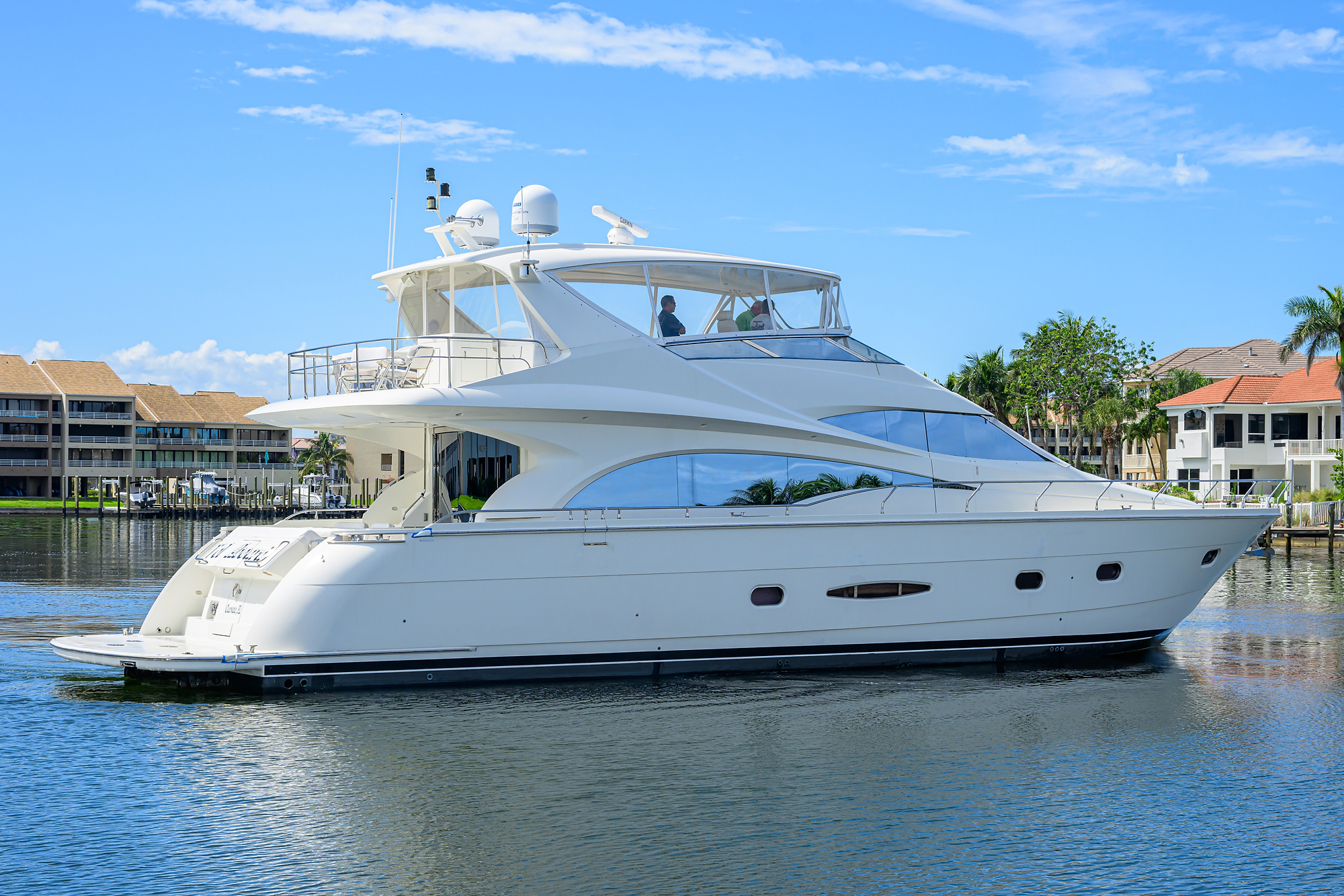 Vol Aboard yacht photo 14