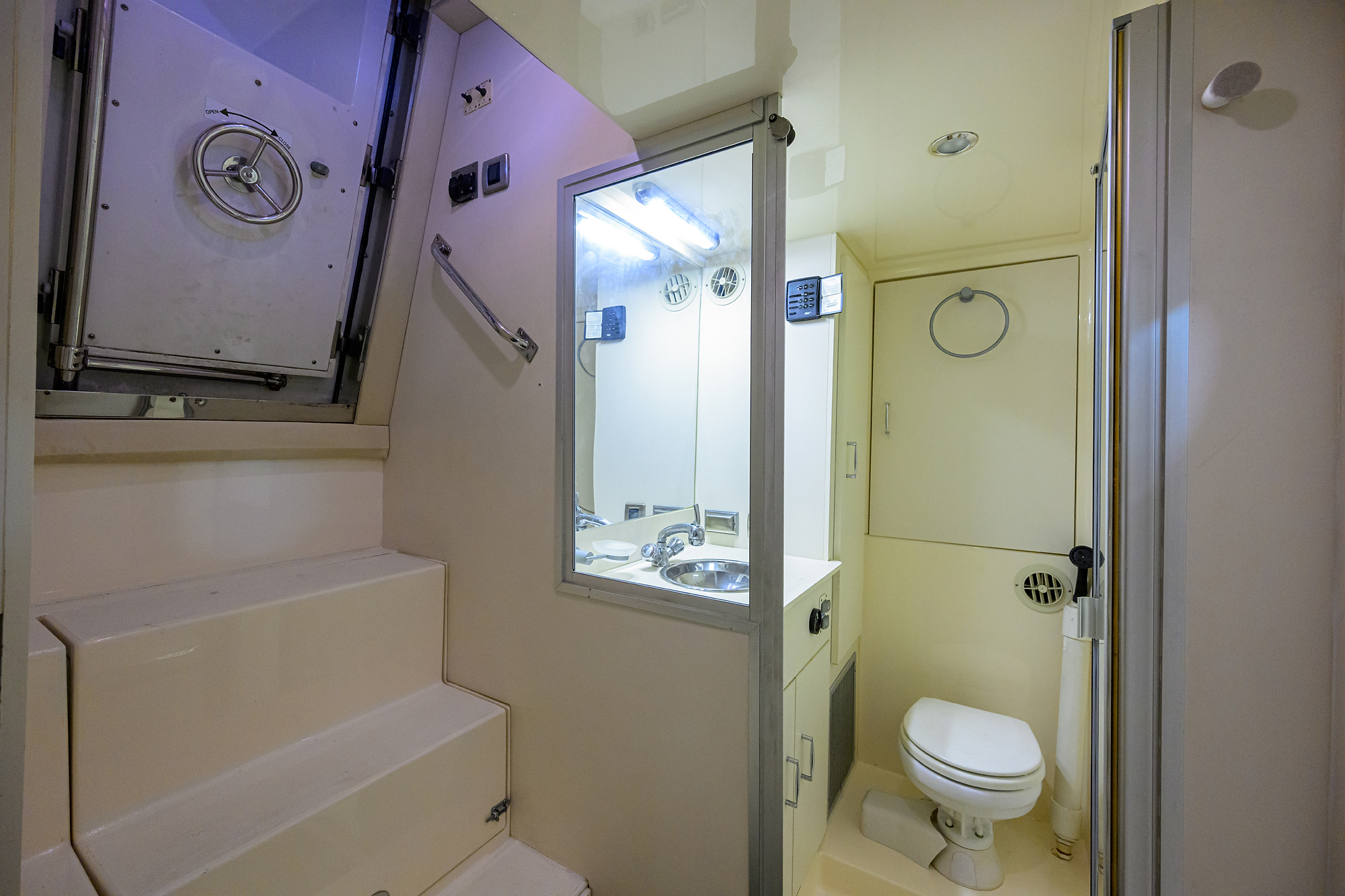 Vol Aboard yacht photo 120