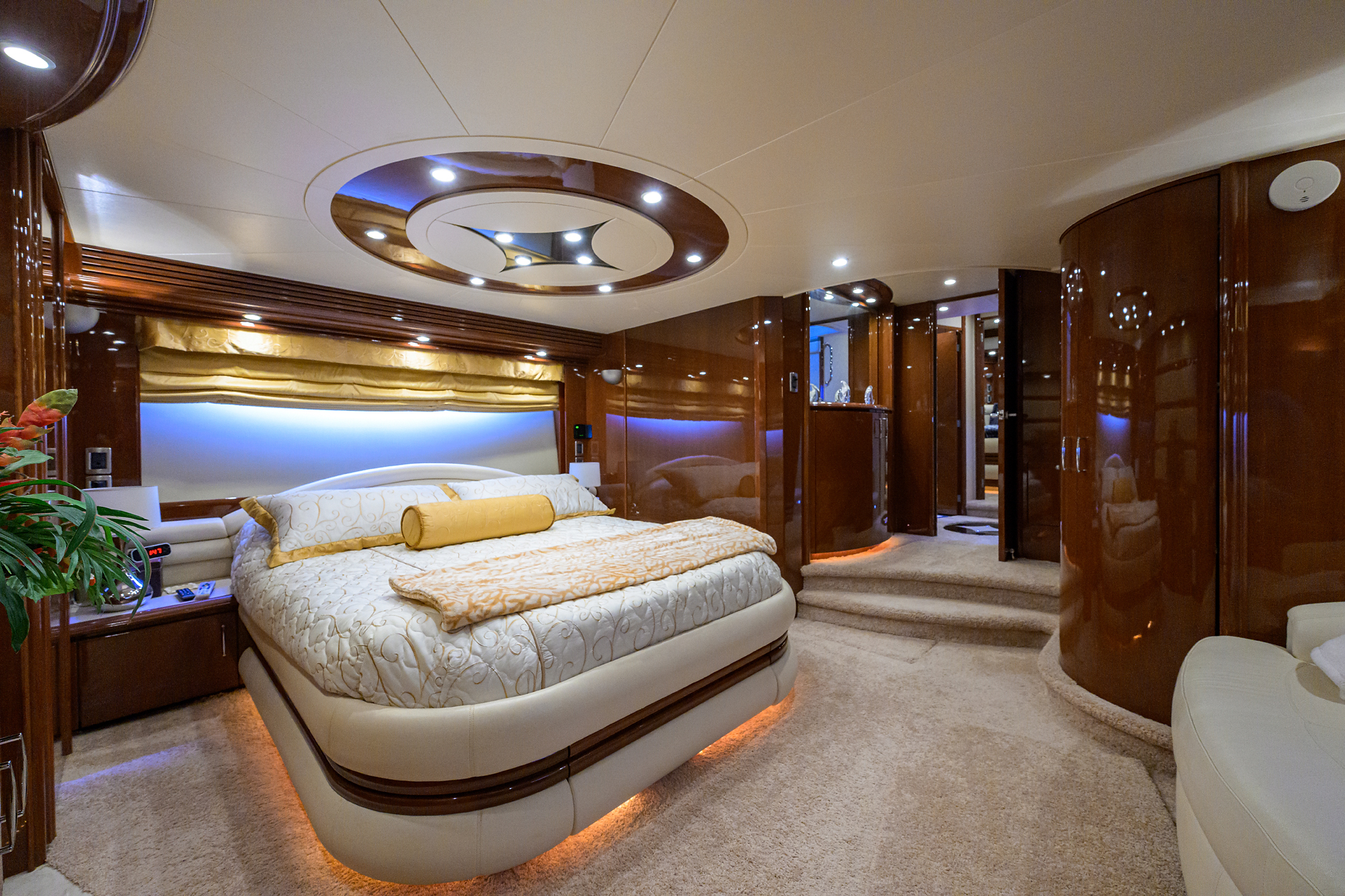 Vol Aboard yacht photo 103