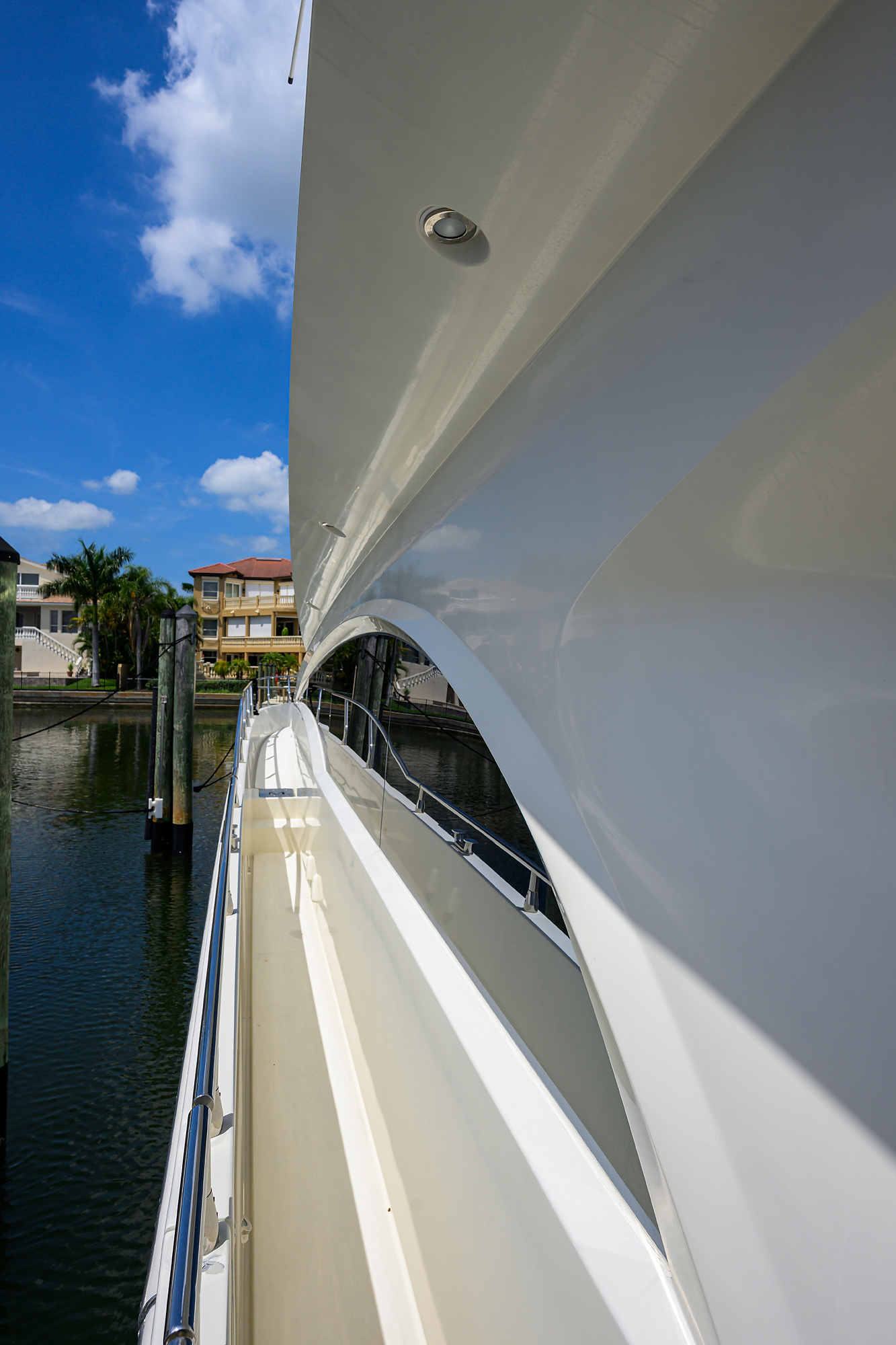 Vol Aboard yacht photo 34