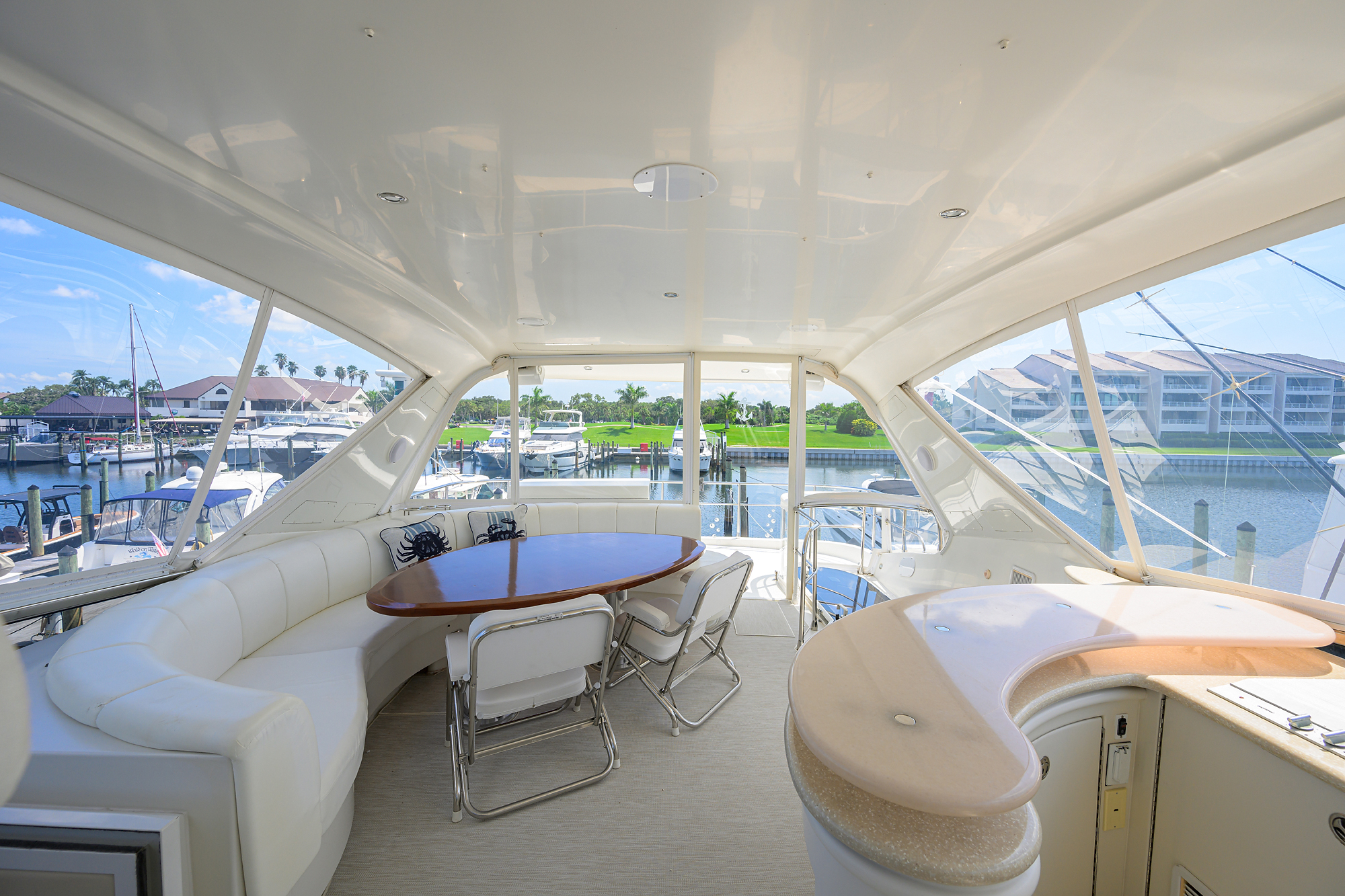 Vol Aboard yacht photo 33