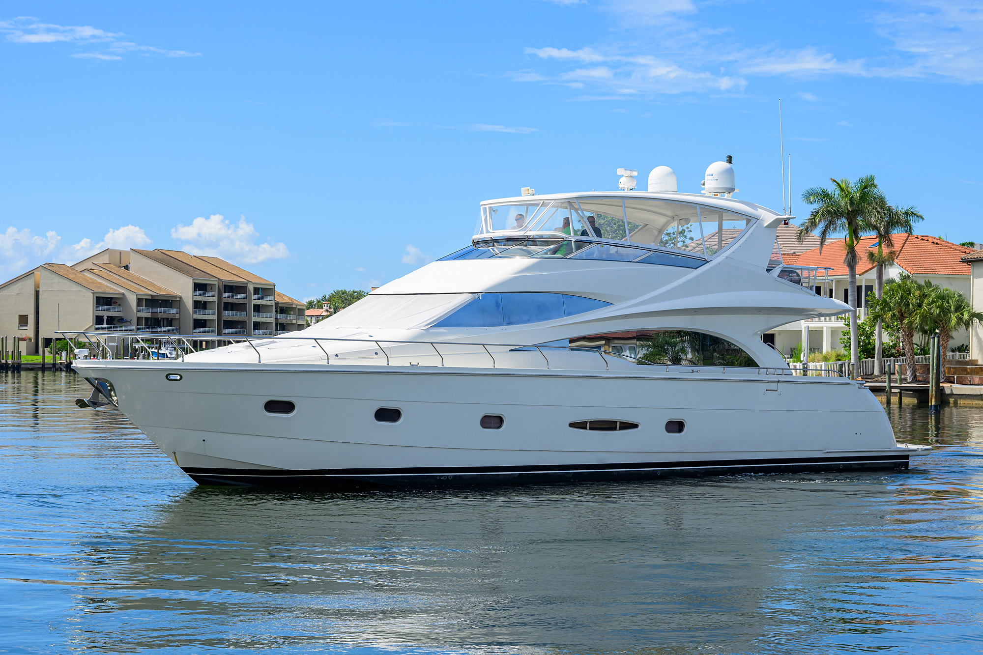 Vol Aboard yacht photo 7