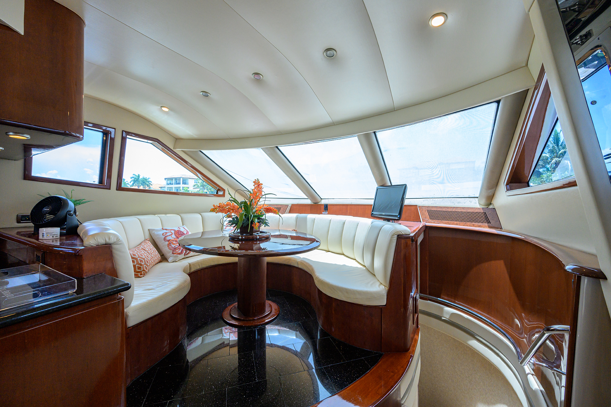 Vol Aboard yacht photo 81